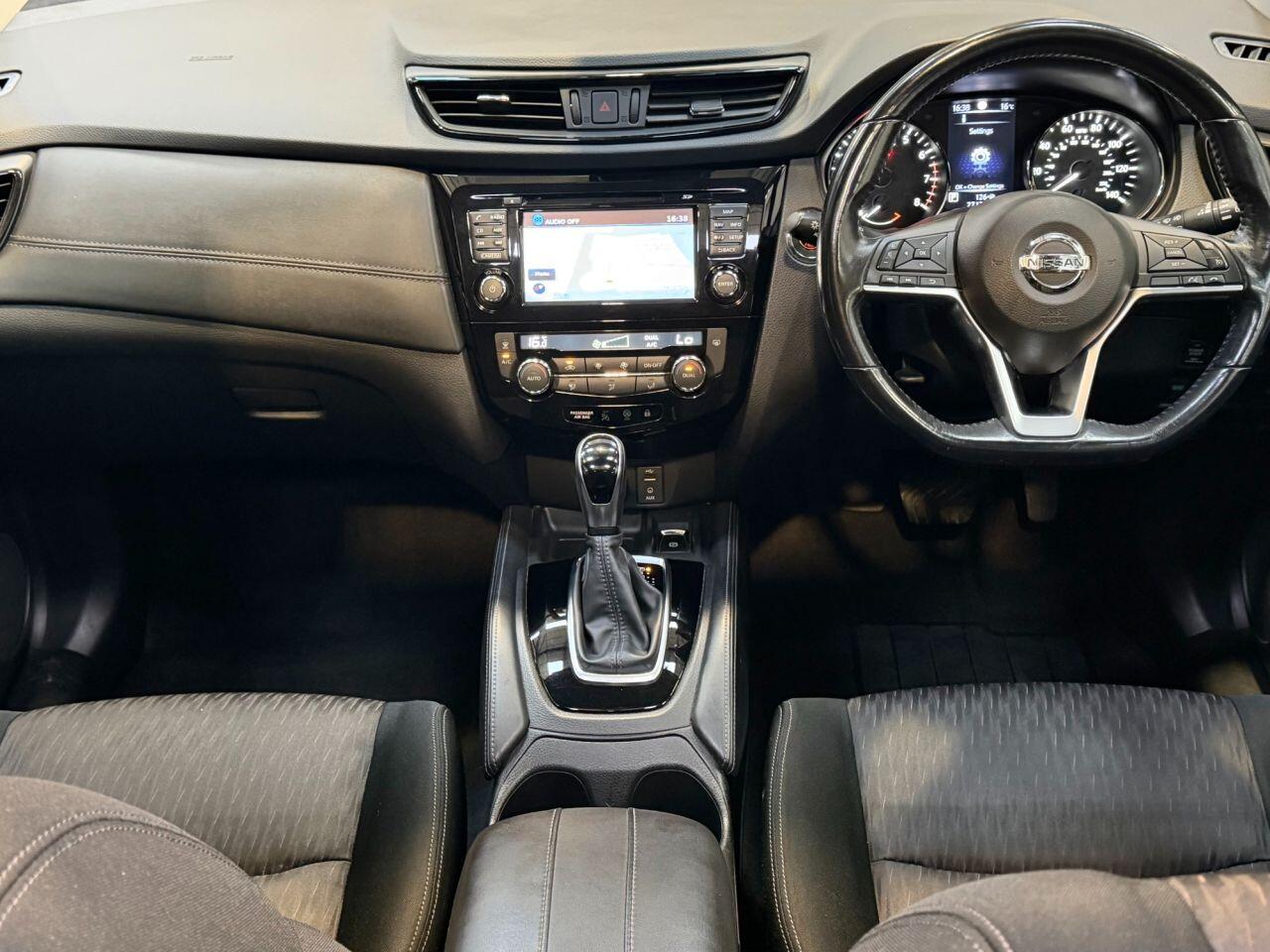 Nissan X-Trail view 2