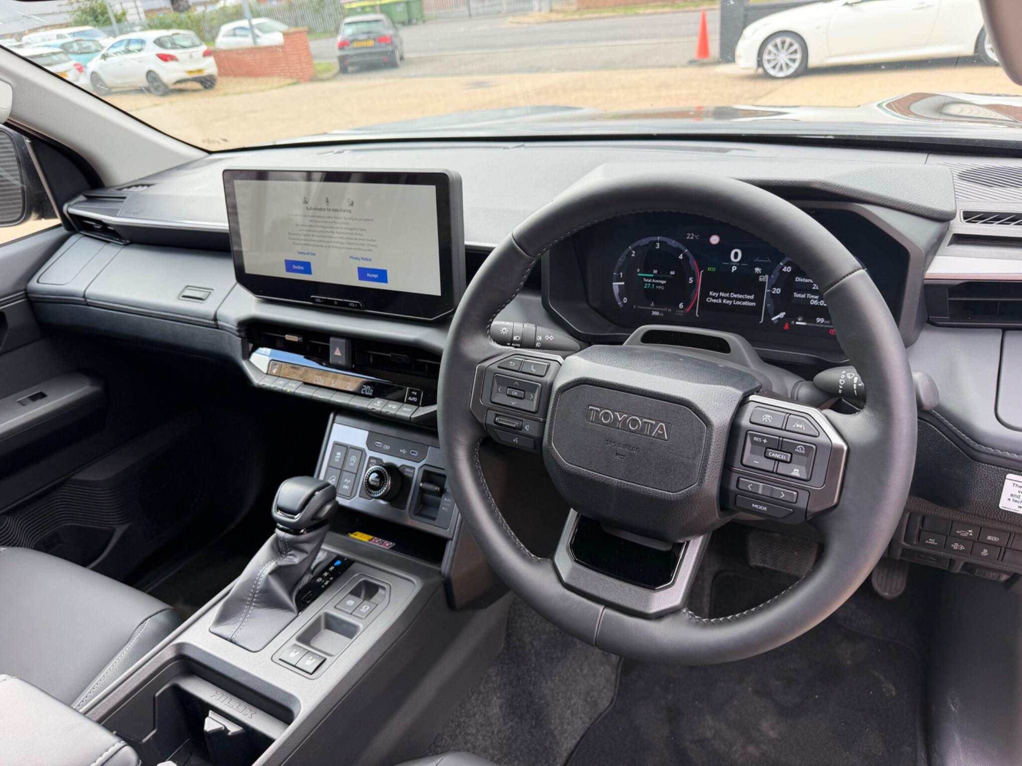 Toyota Hilux view 13