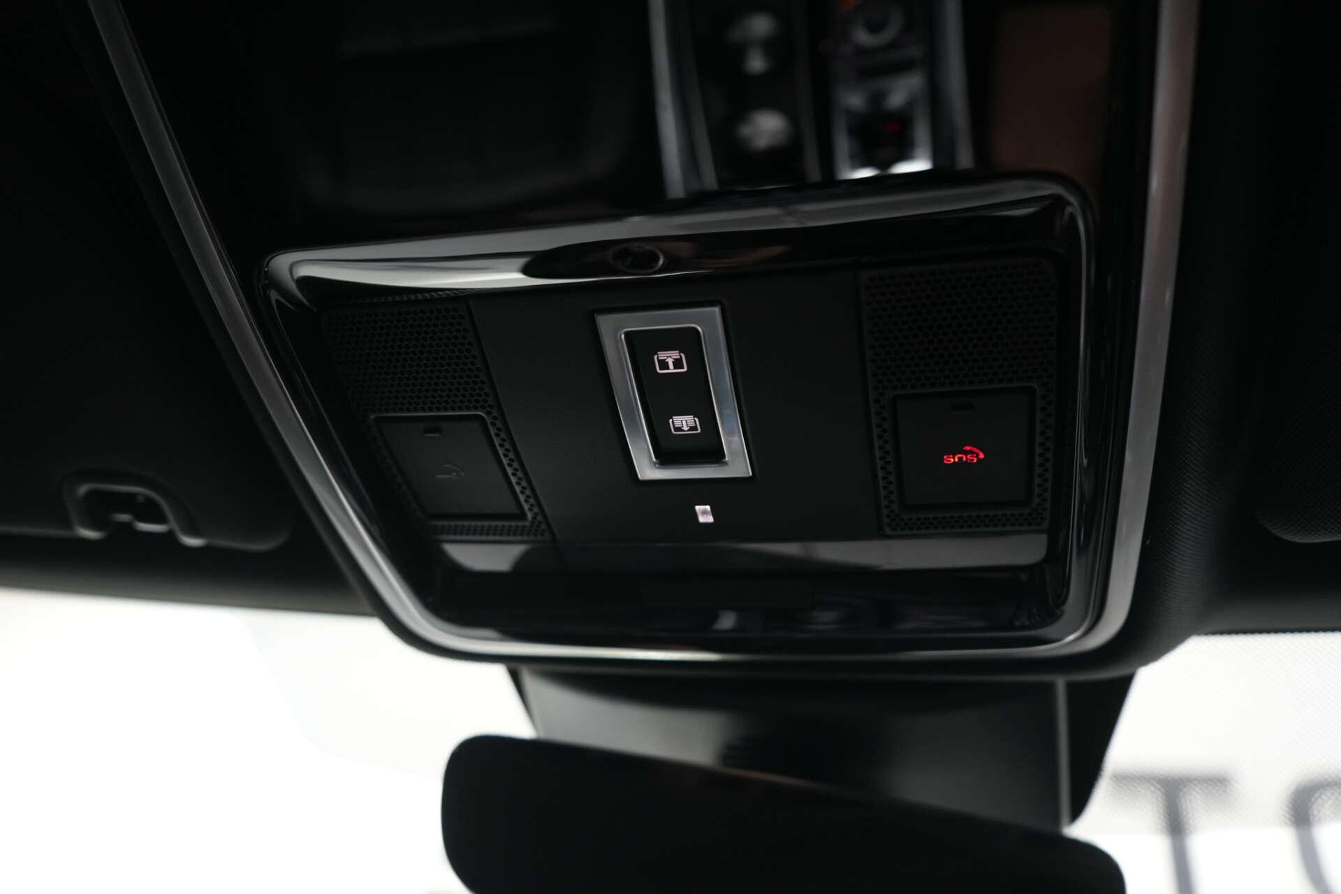 Land Rover Range Rover Sport view 40