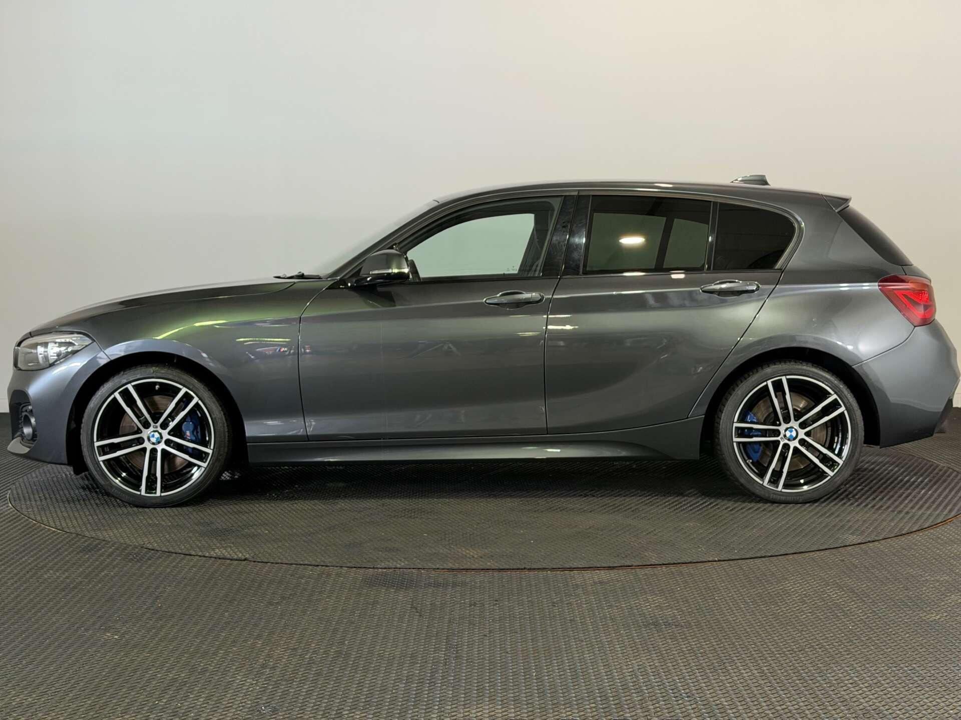 BMW 1 Series view 4