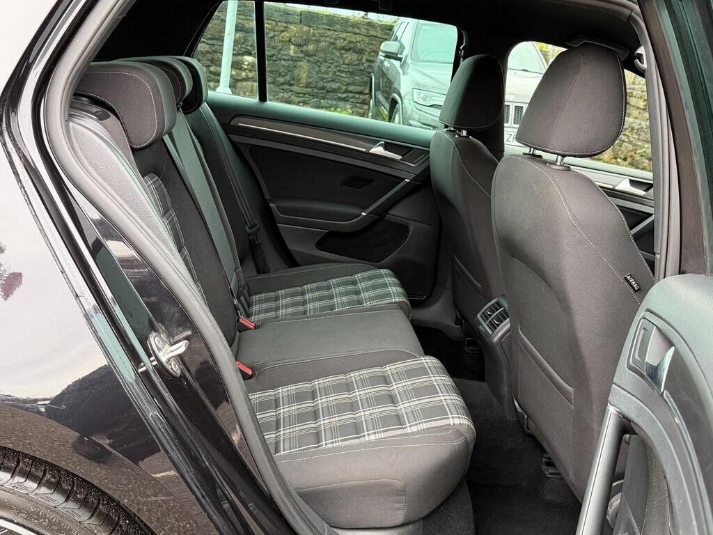Volkswagen Golf view 18