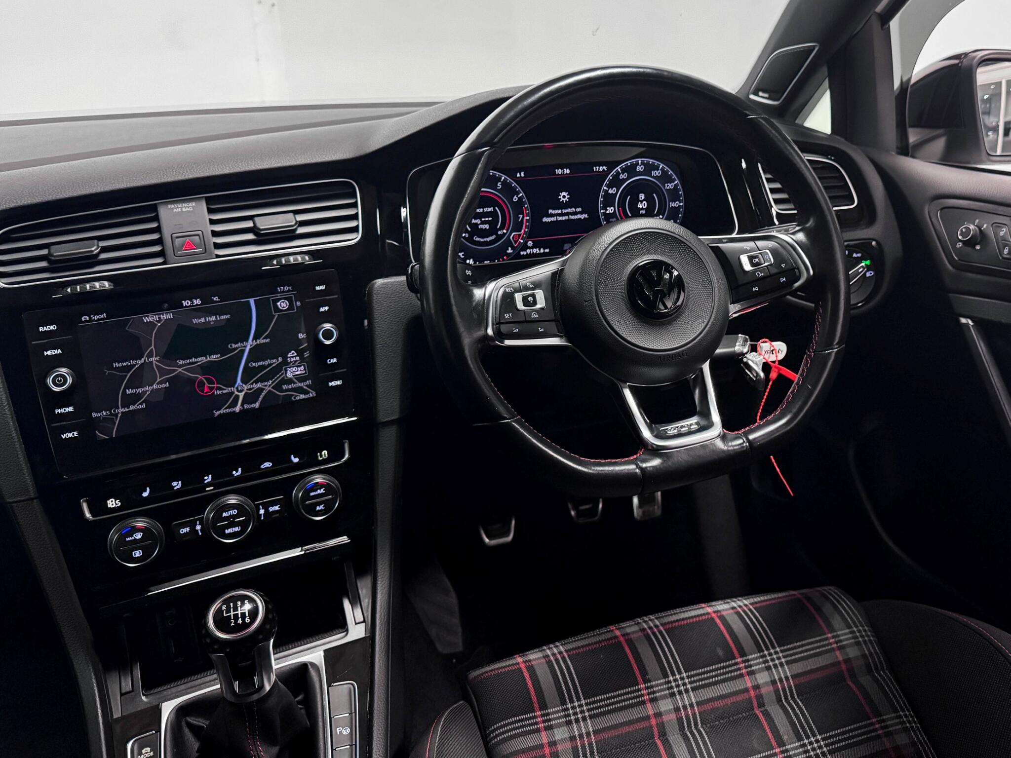 Volkswagen Golf view 17