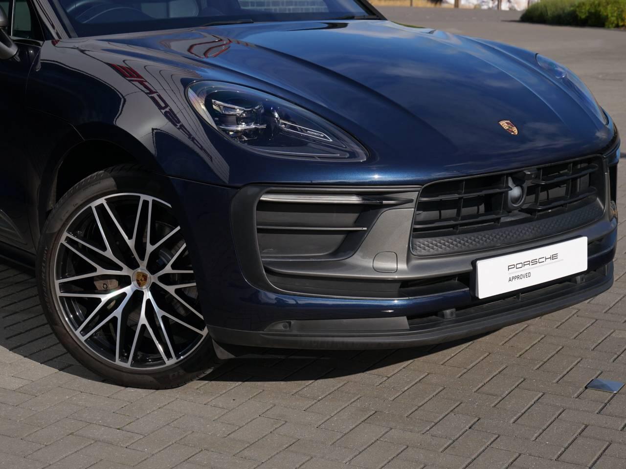 Porsche Macan view 50