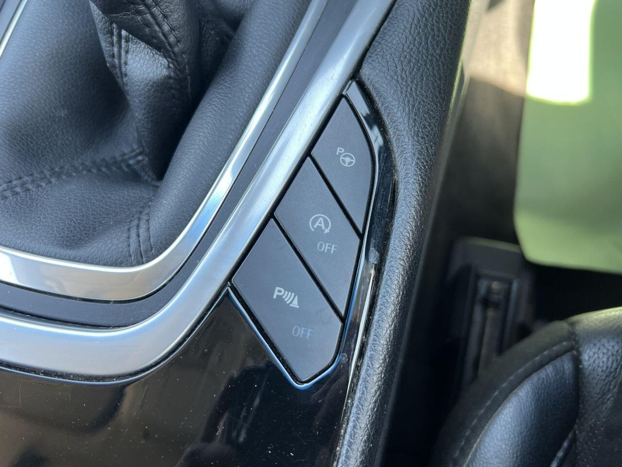 Ford Edge view 38