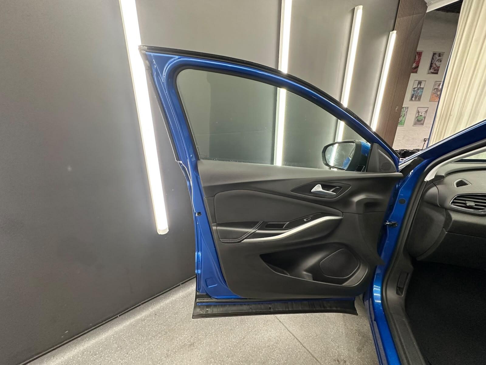 Vauxhall Grandland X view 21