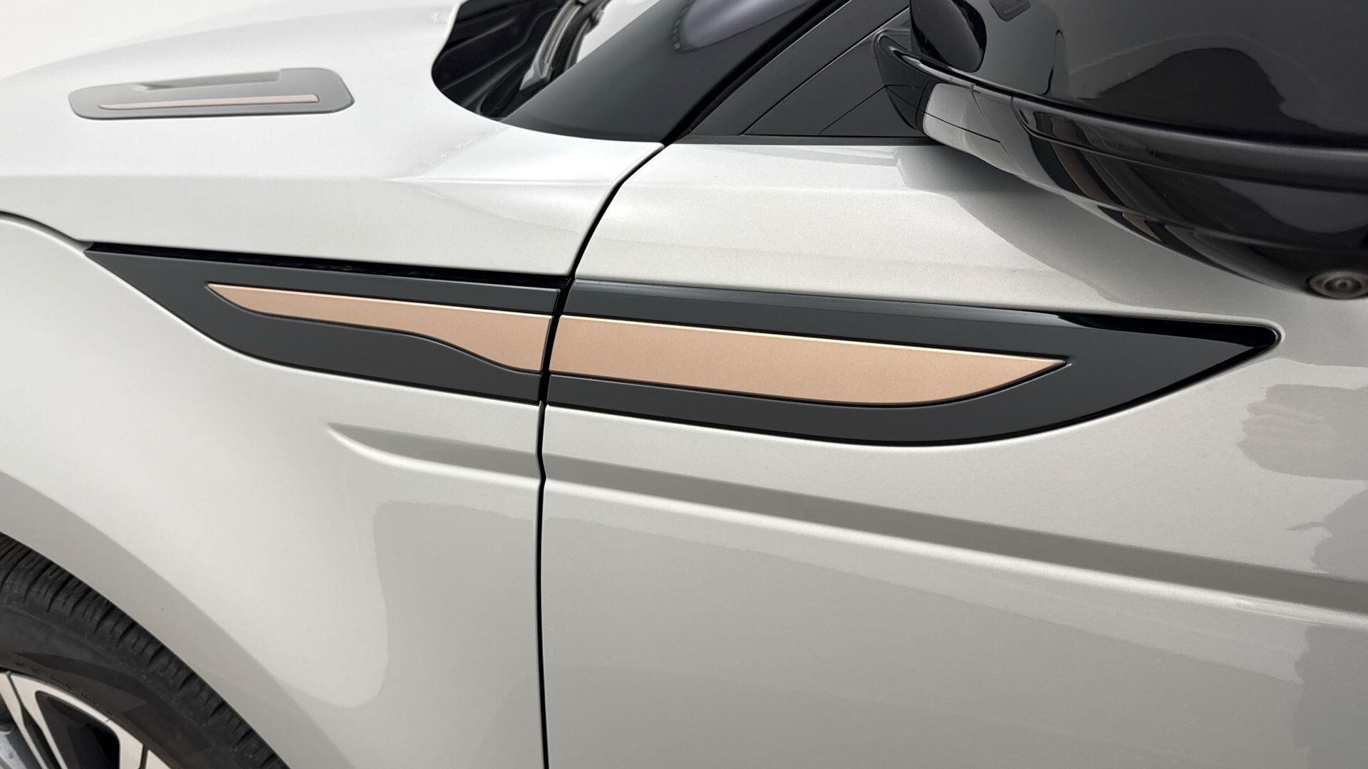 Land Rover Range Rover Evoque view 20