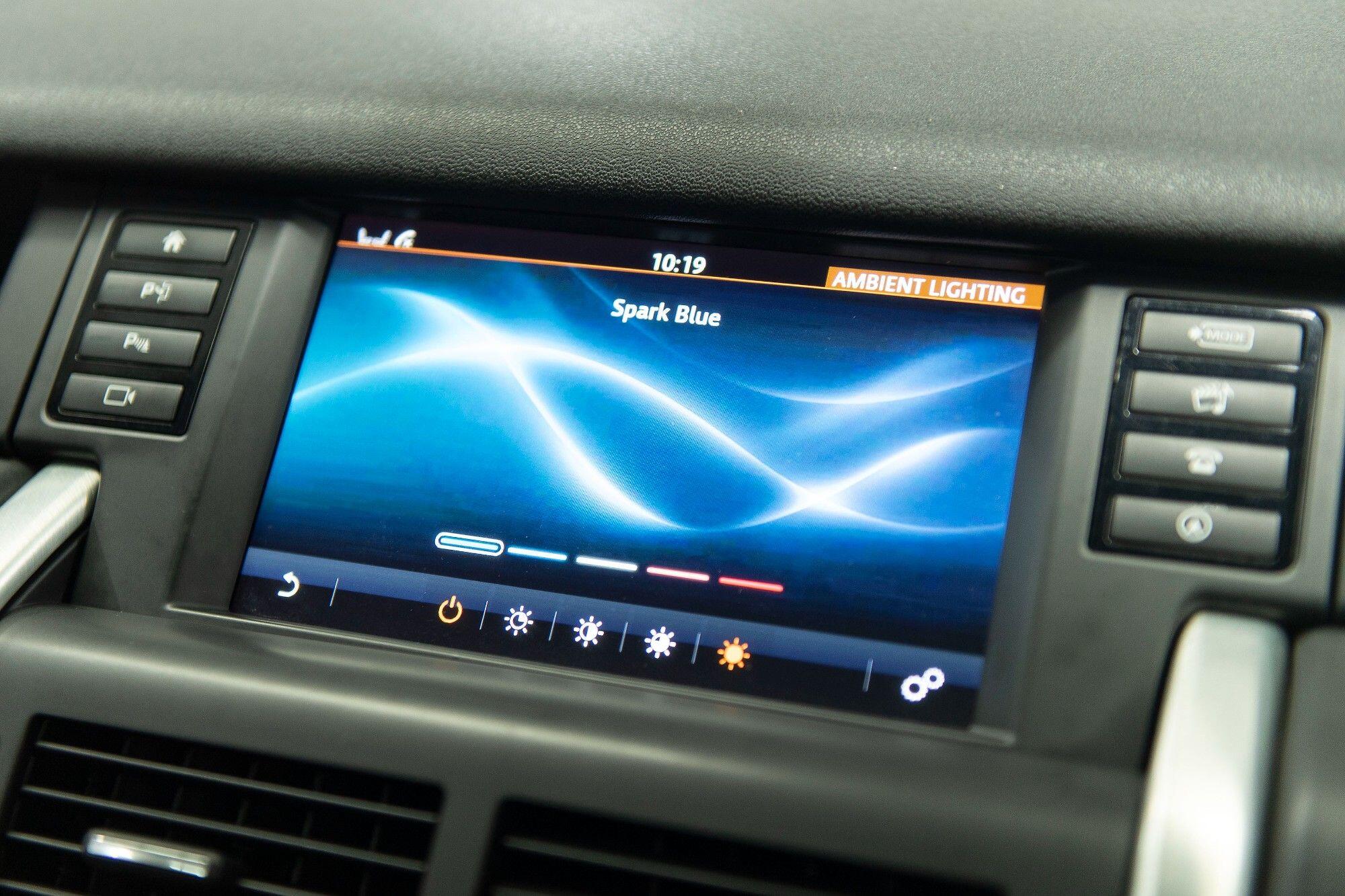 Land Rover Discovery Sport view 33