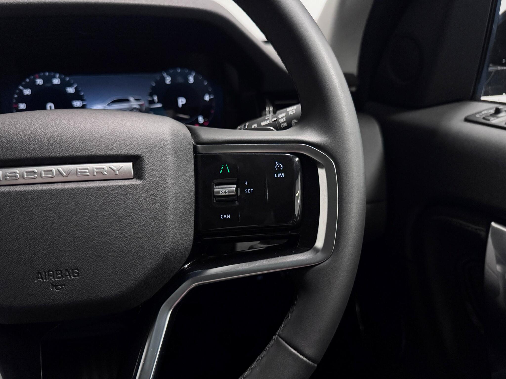 Land Rover Discovery Sport view 17