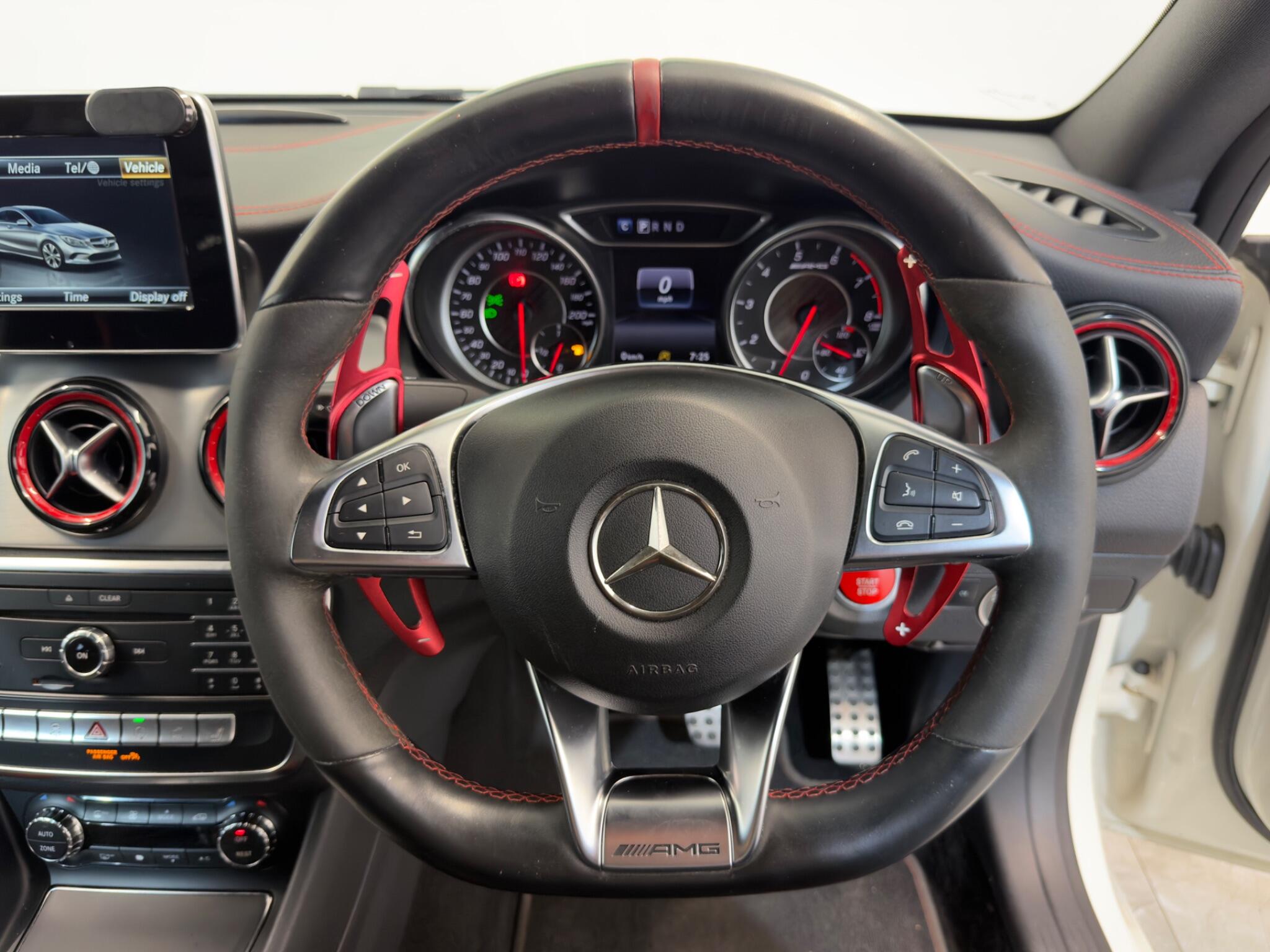 Mercedes-Benz Cla view 12