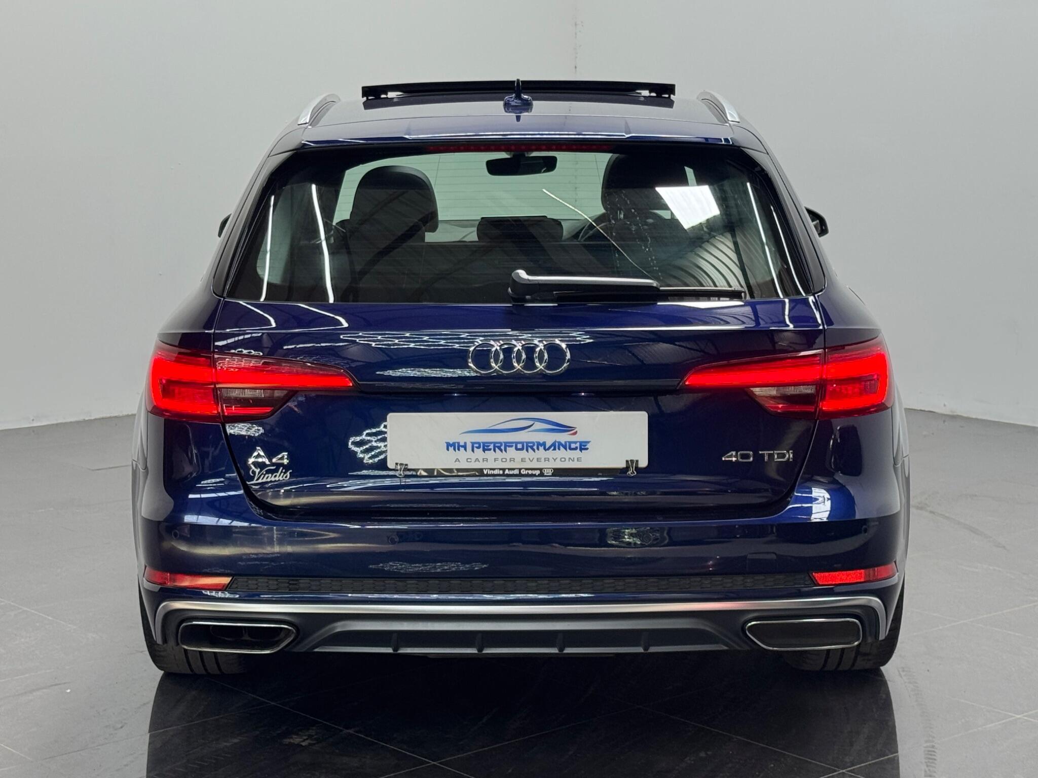 Audi A4 view 4