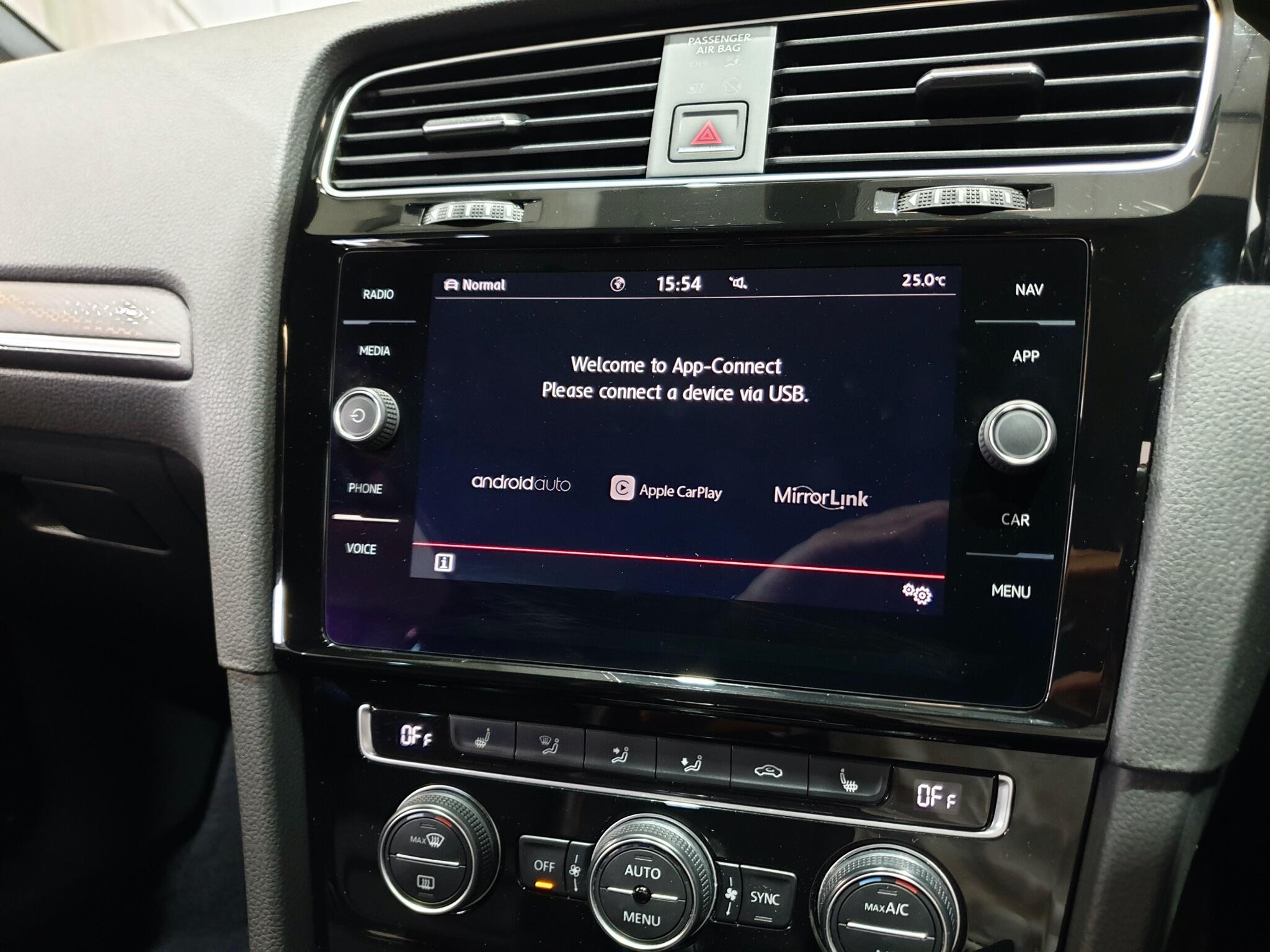Volkswagen Golf view 64