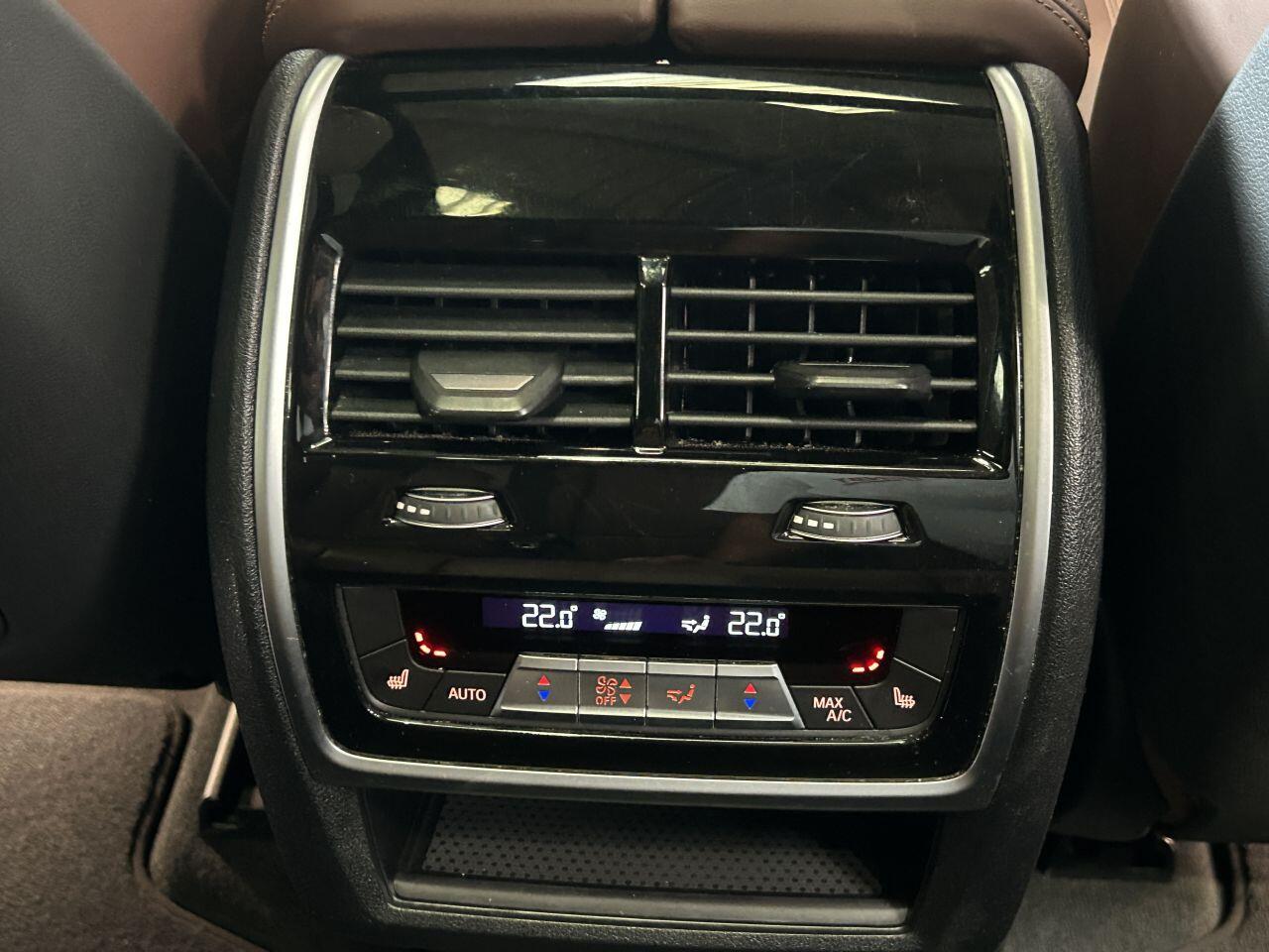 BMW X7 view 40