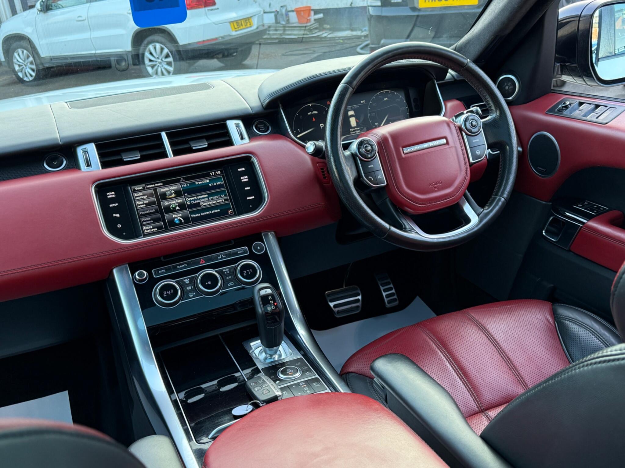 Land Rover Range Rover Sport - Image 2