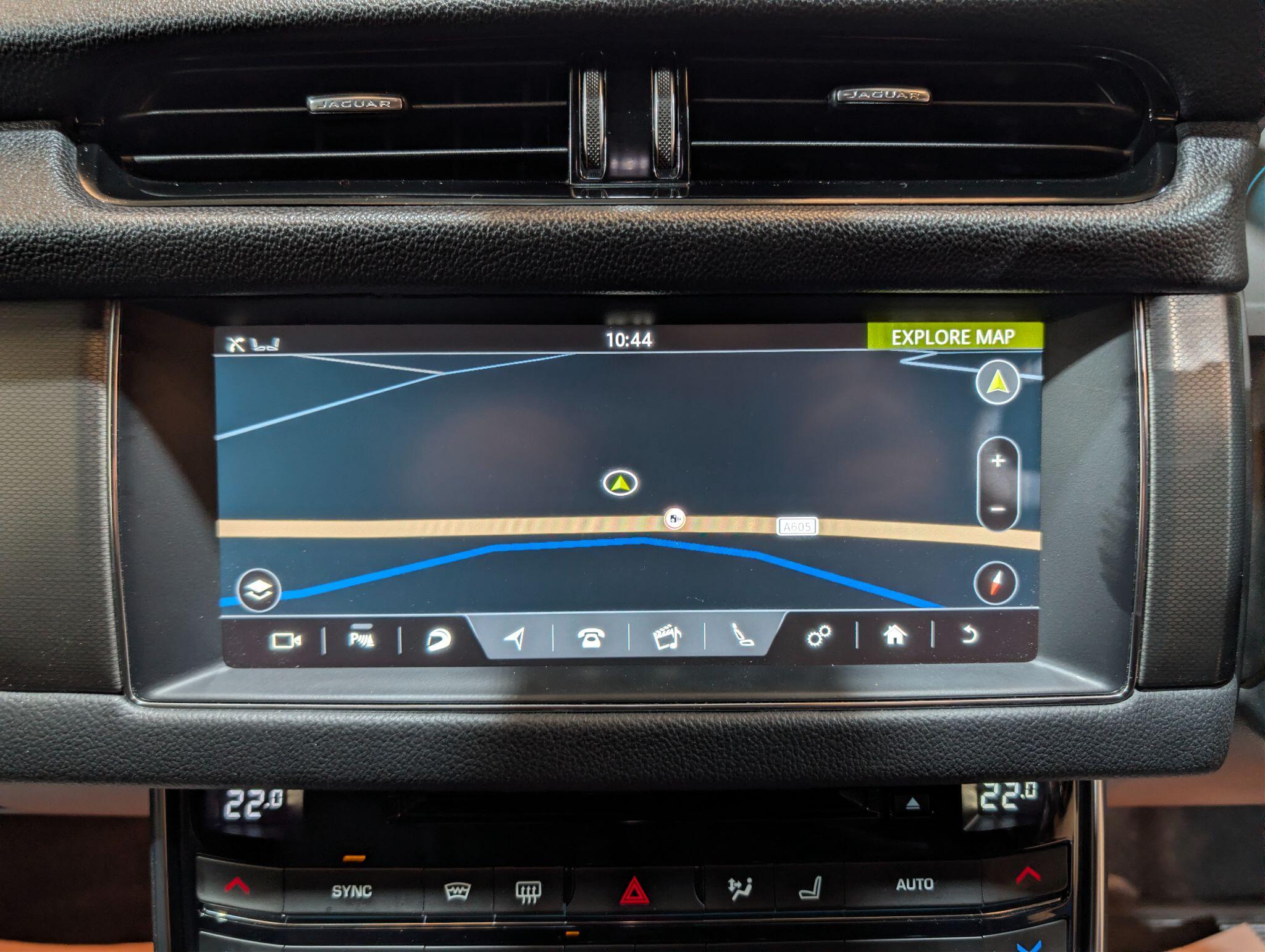 Jaguar XF view 82