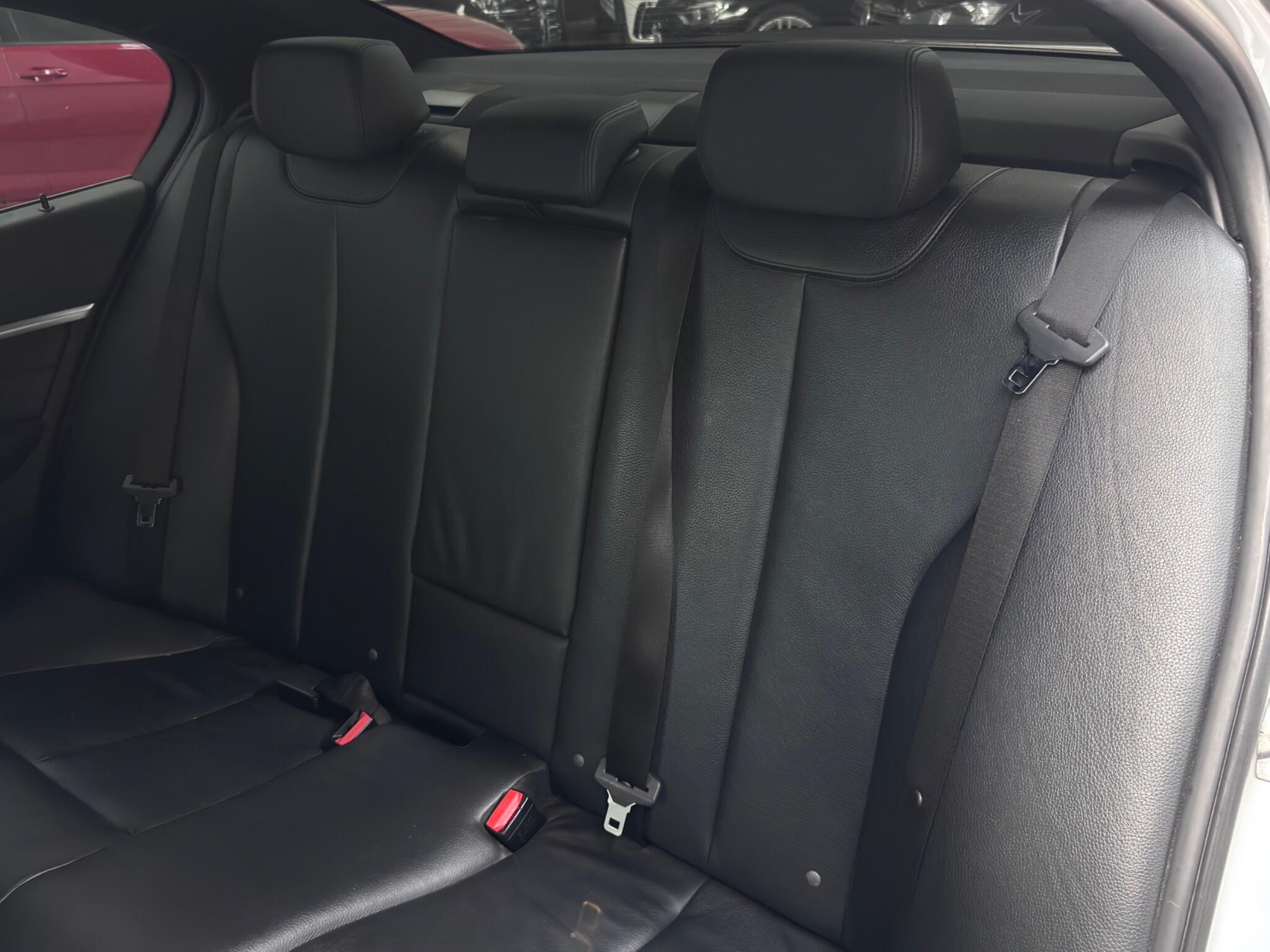 BMW 3 Series view 46