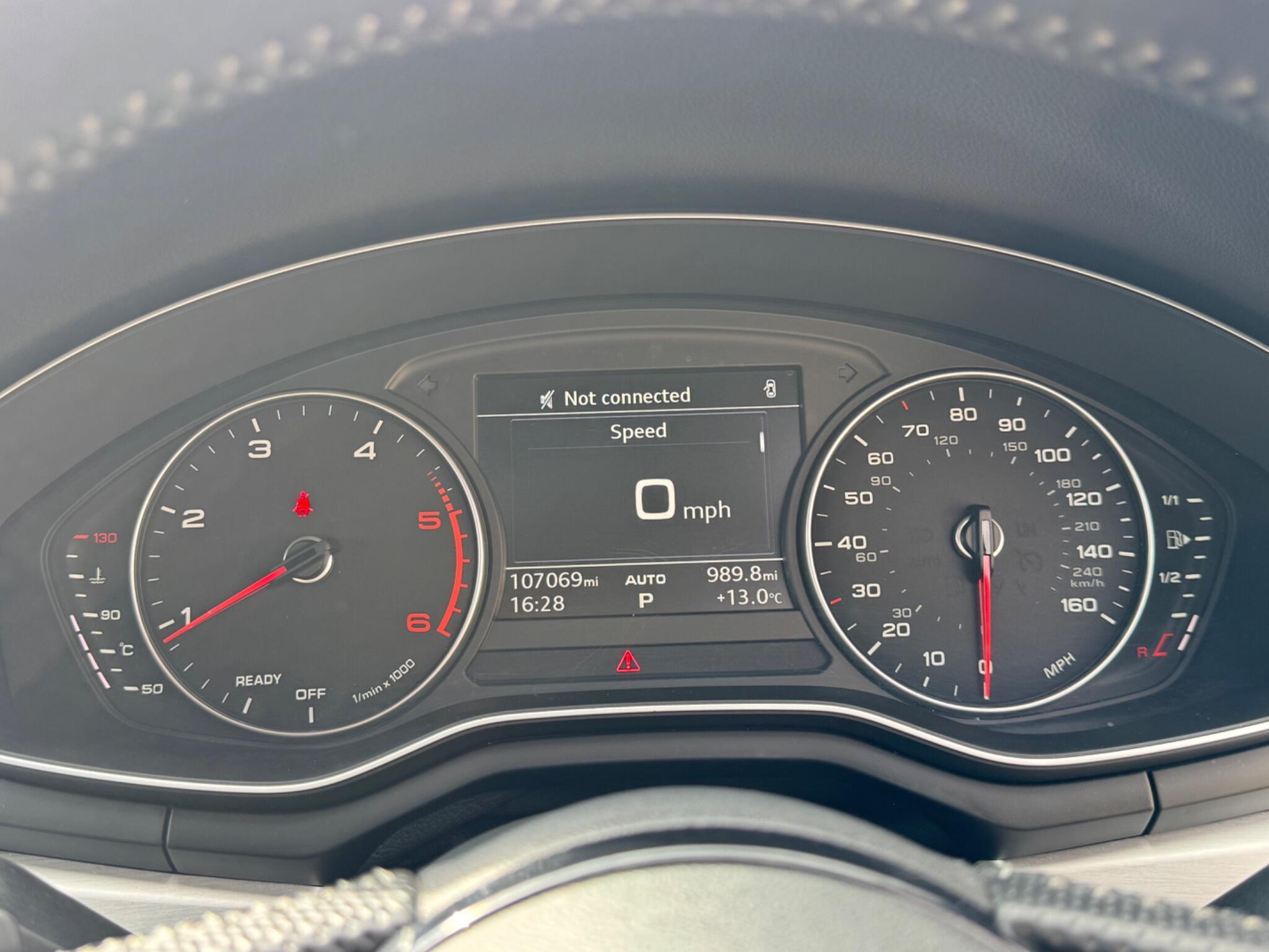 Audi A4 view 4