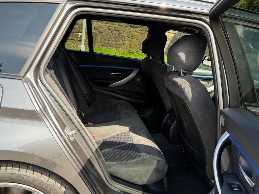 BMW 3 Series view 19