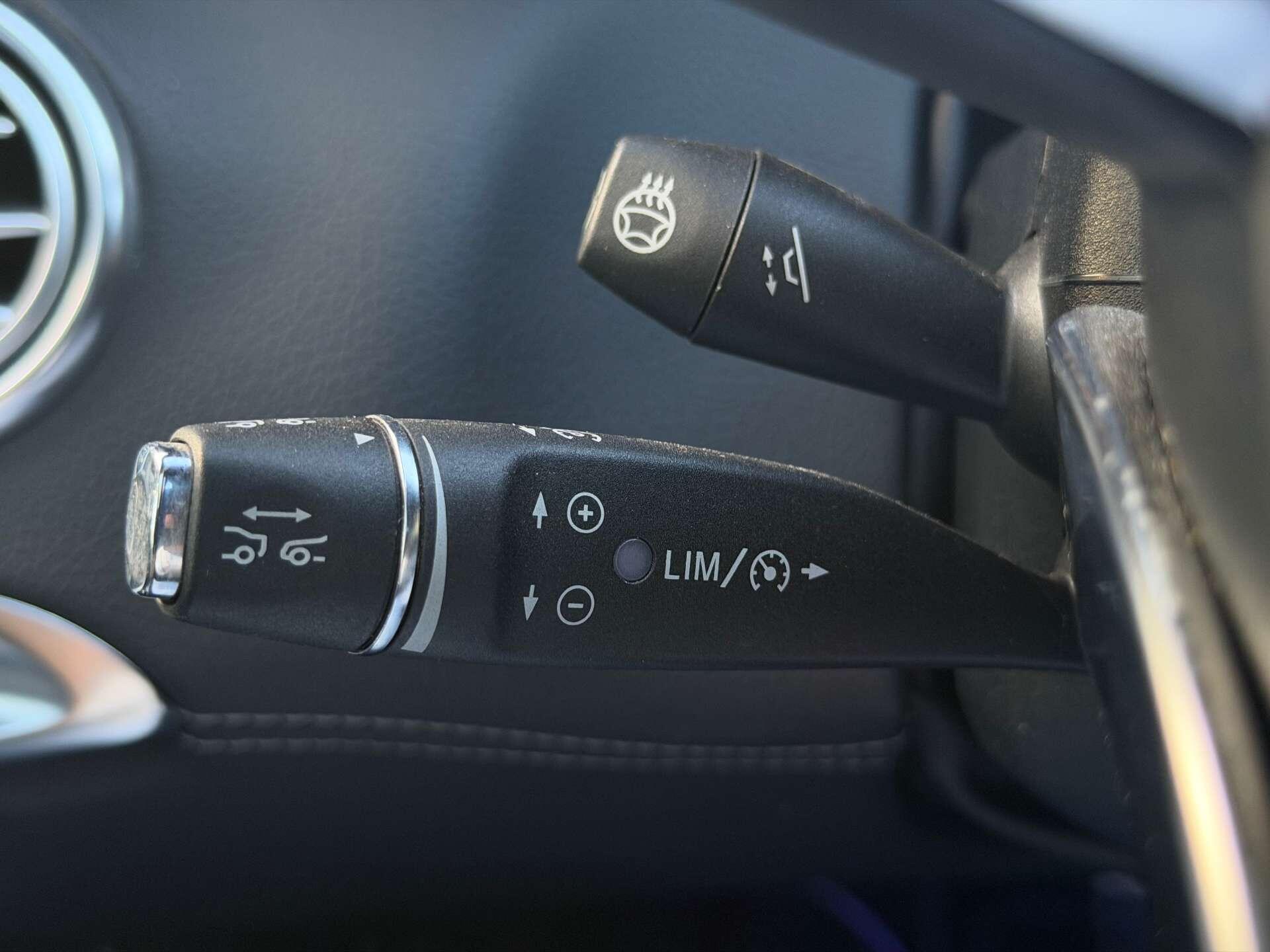 Mercedes-Benz S-Class view 40