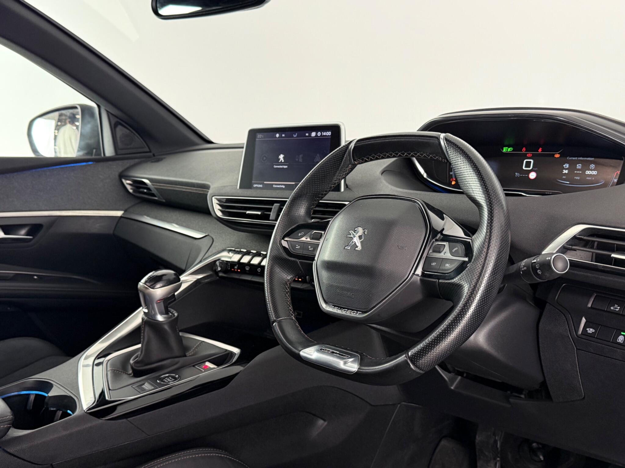 Peugeot 5008 view 3