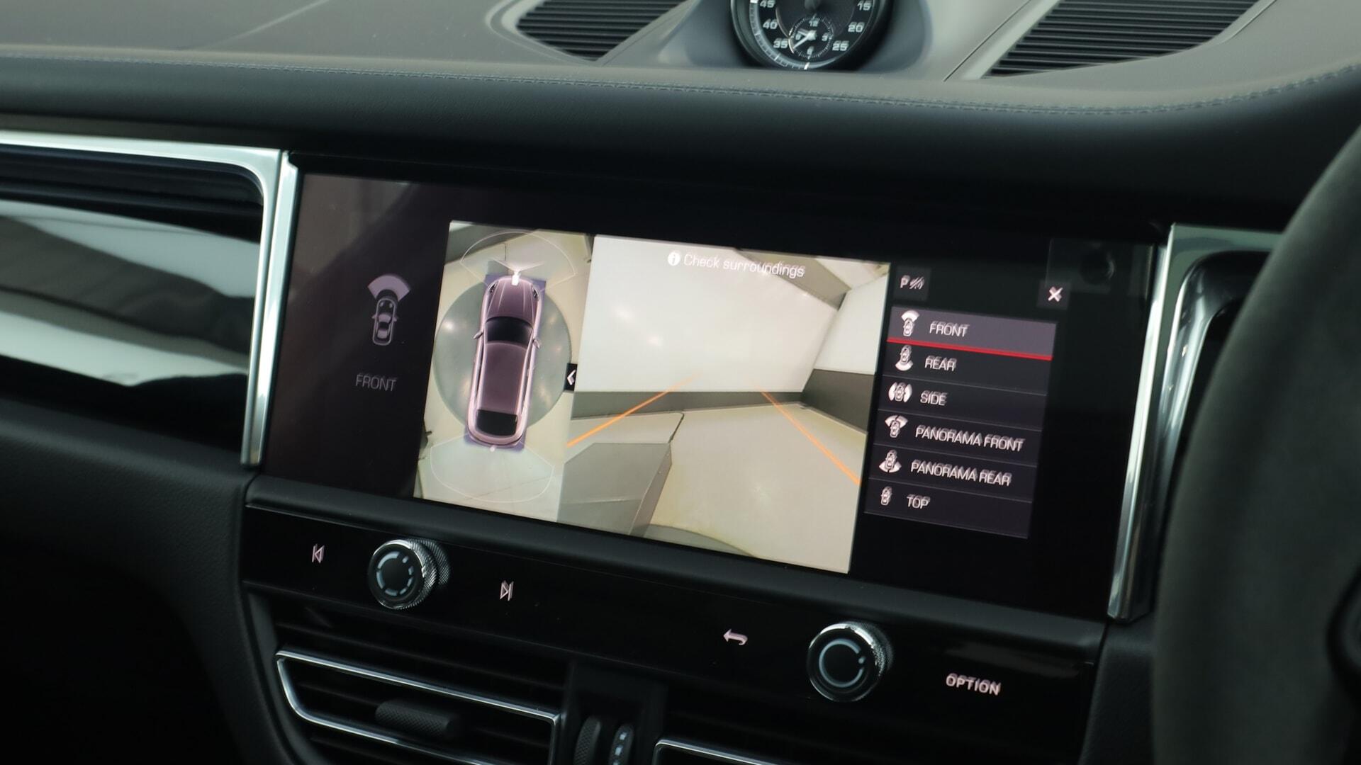 Porsche Macan view 15