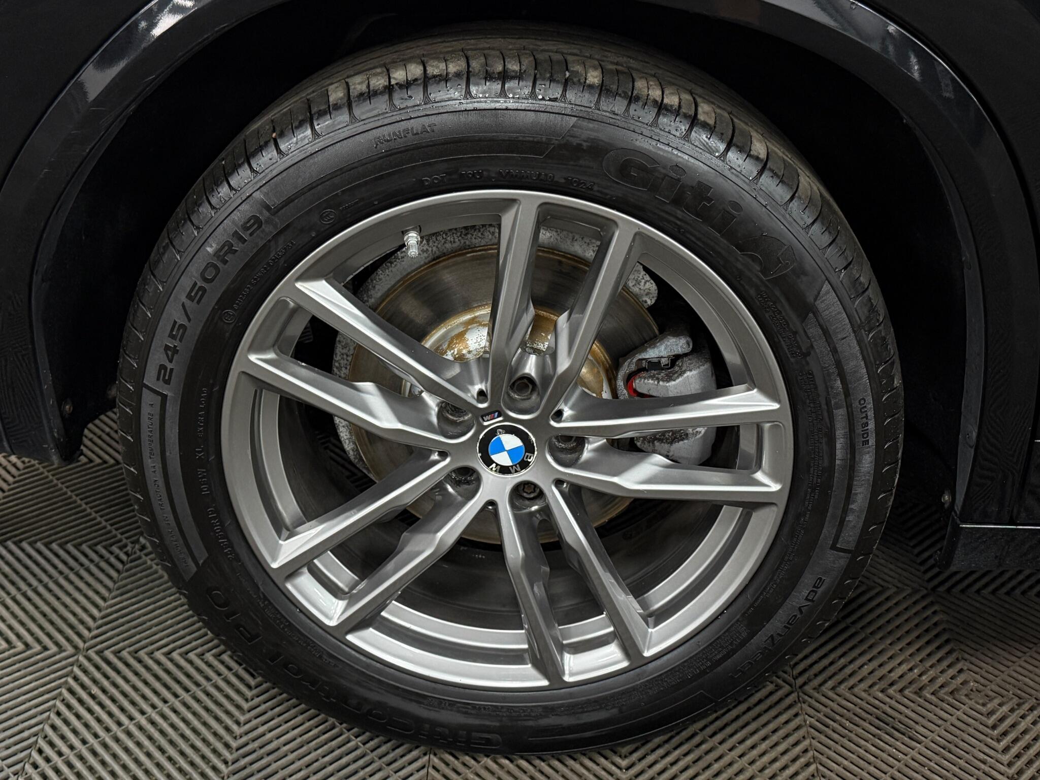 BMW X3 view 40