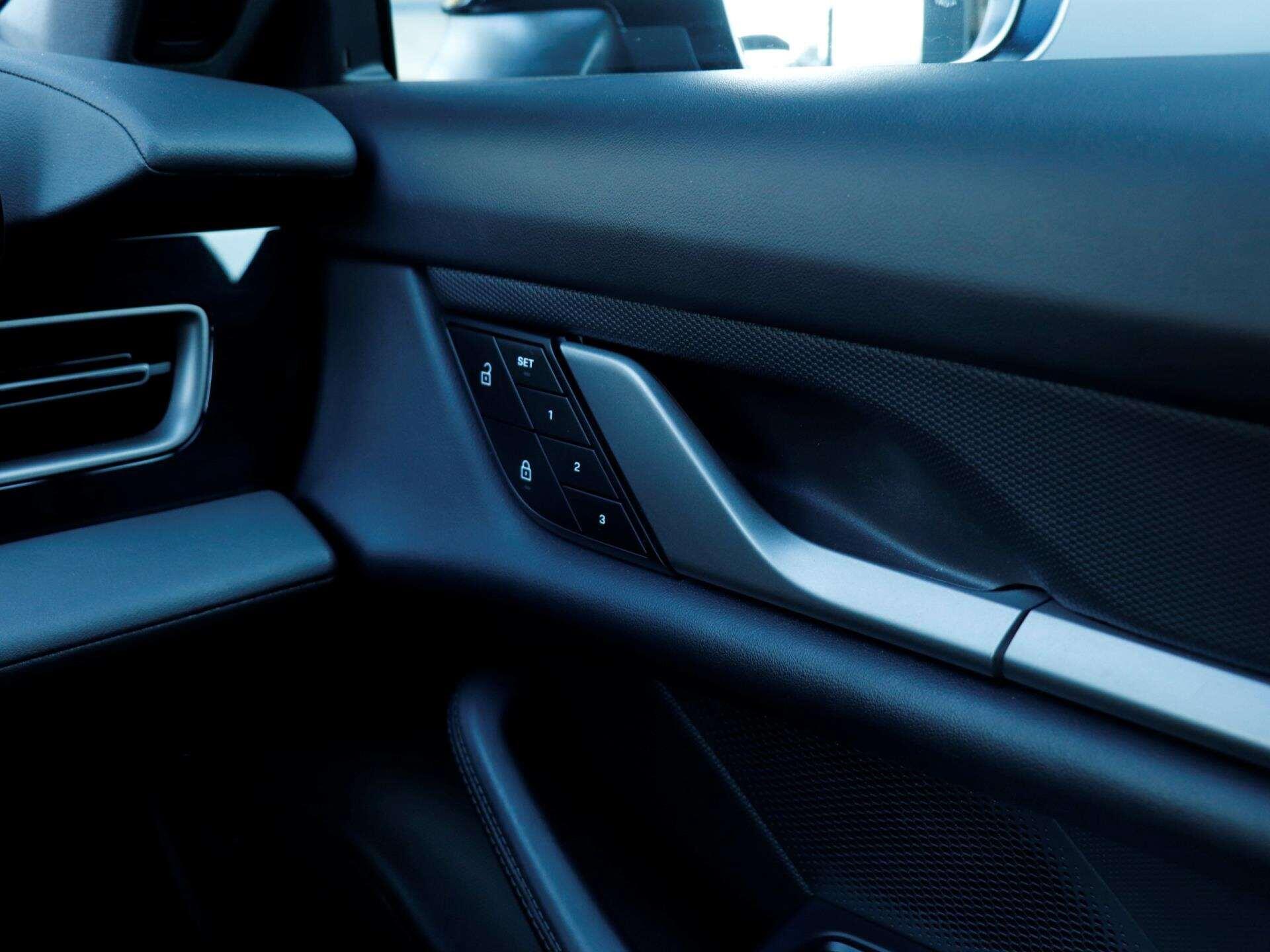Porsche Taycan view 21