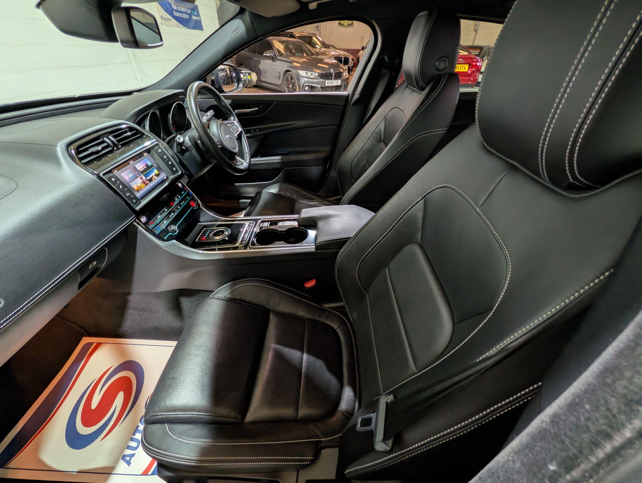 Jaguar Xe view 64