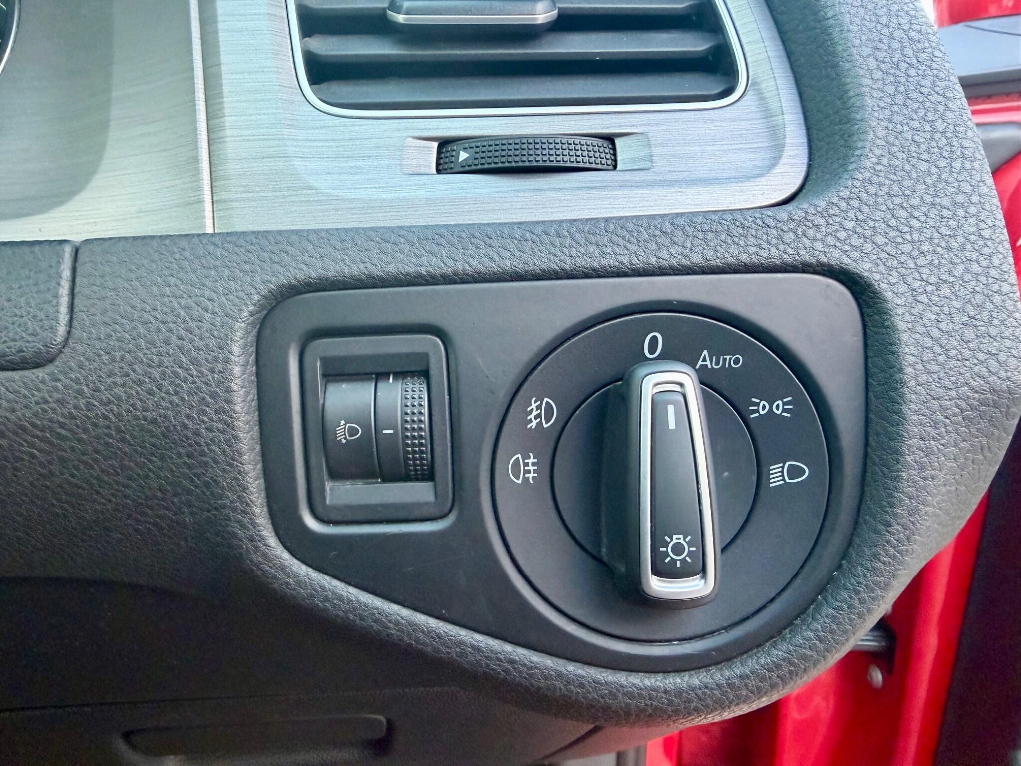 Volkswagen Golf view 38
