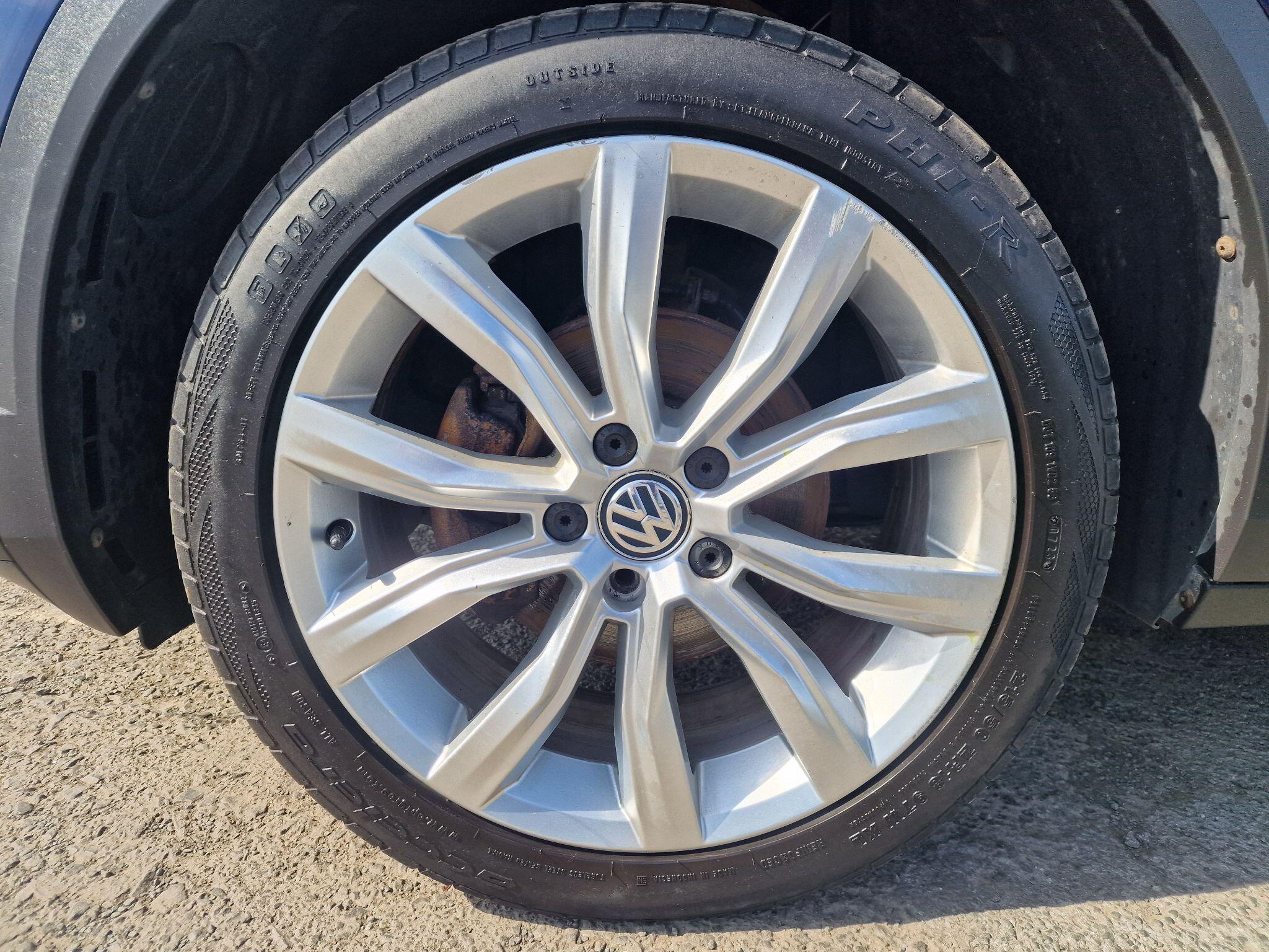 Volkswagen T-Roc view 48