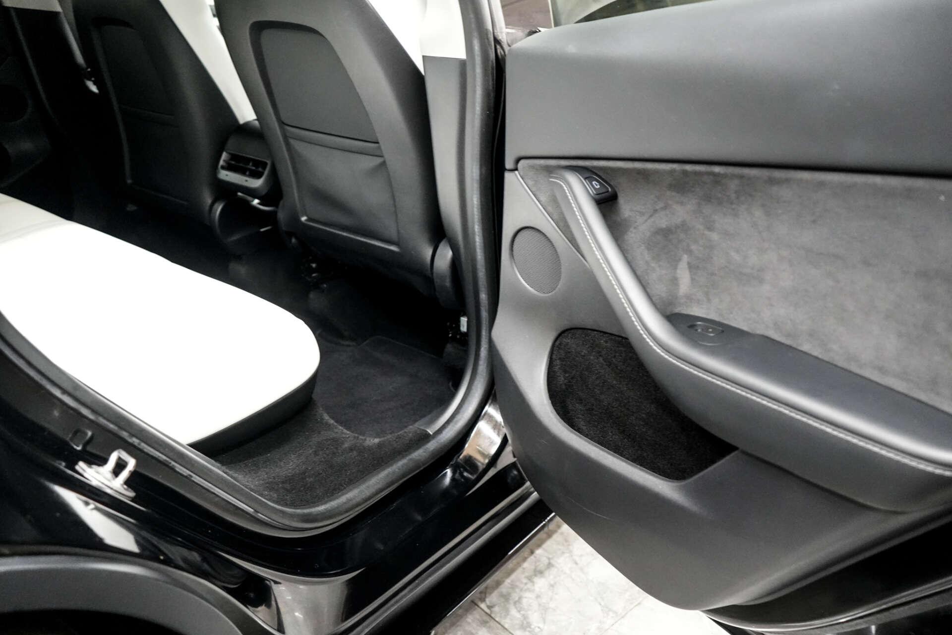 Tesla Model Y view 26