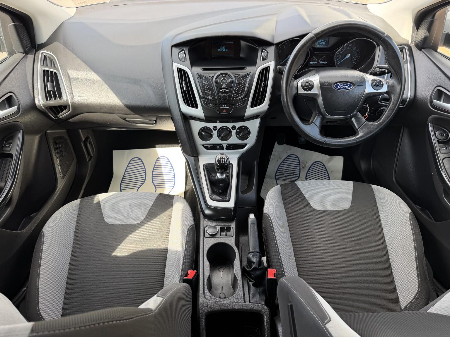 Ford Focus view 4