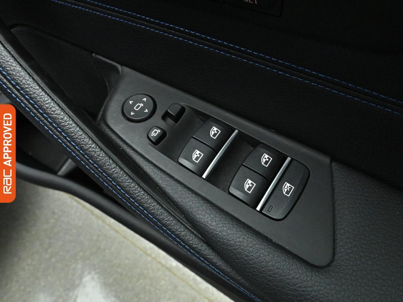 BMW 5 Series view 27