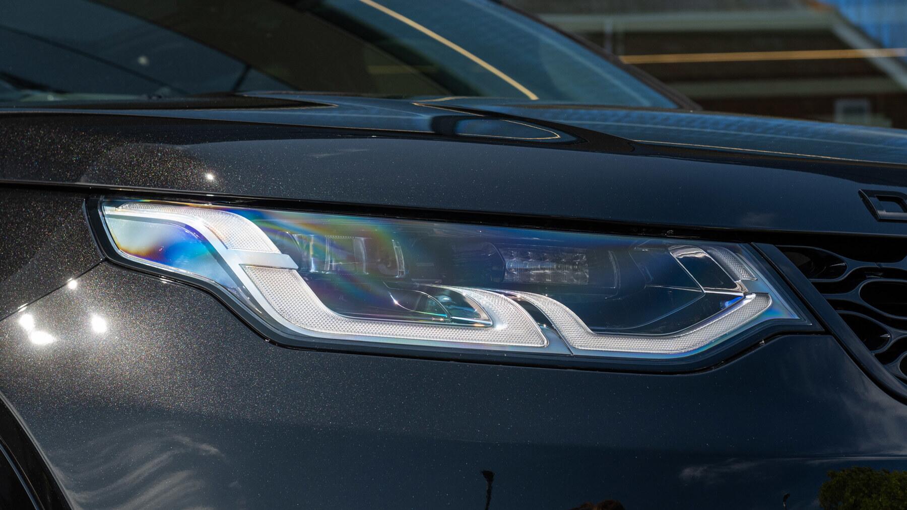 Land Rover Discovery Sport view 86