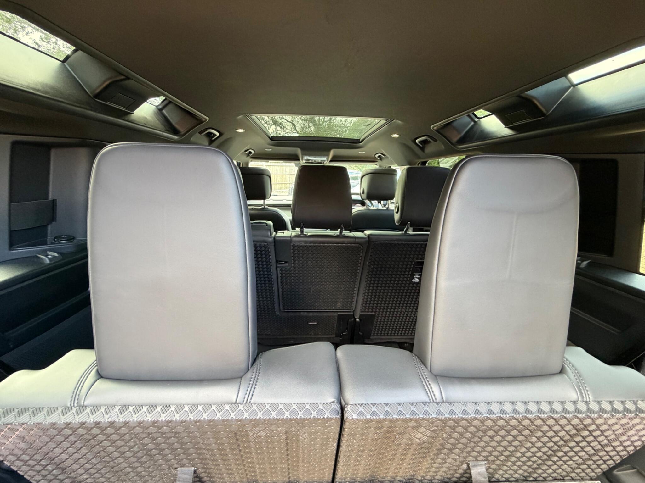 Land Rover Defender view 40