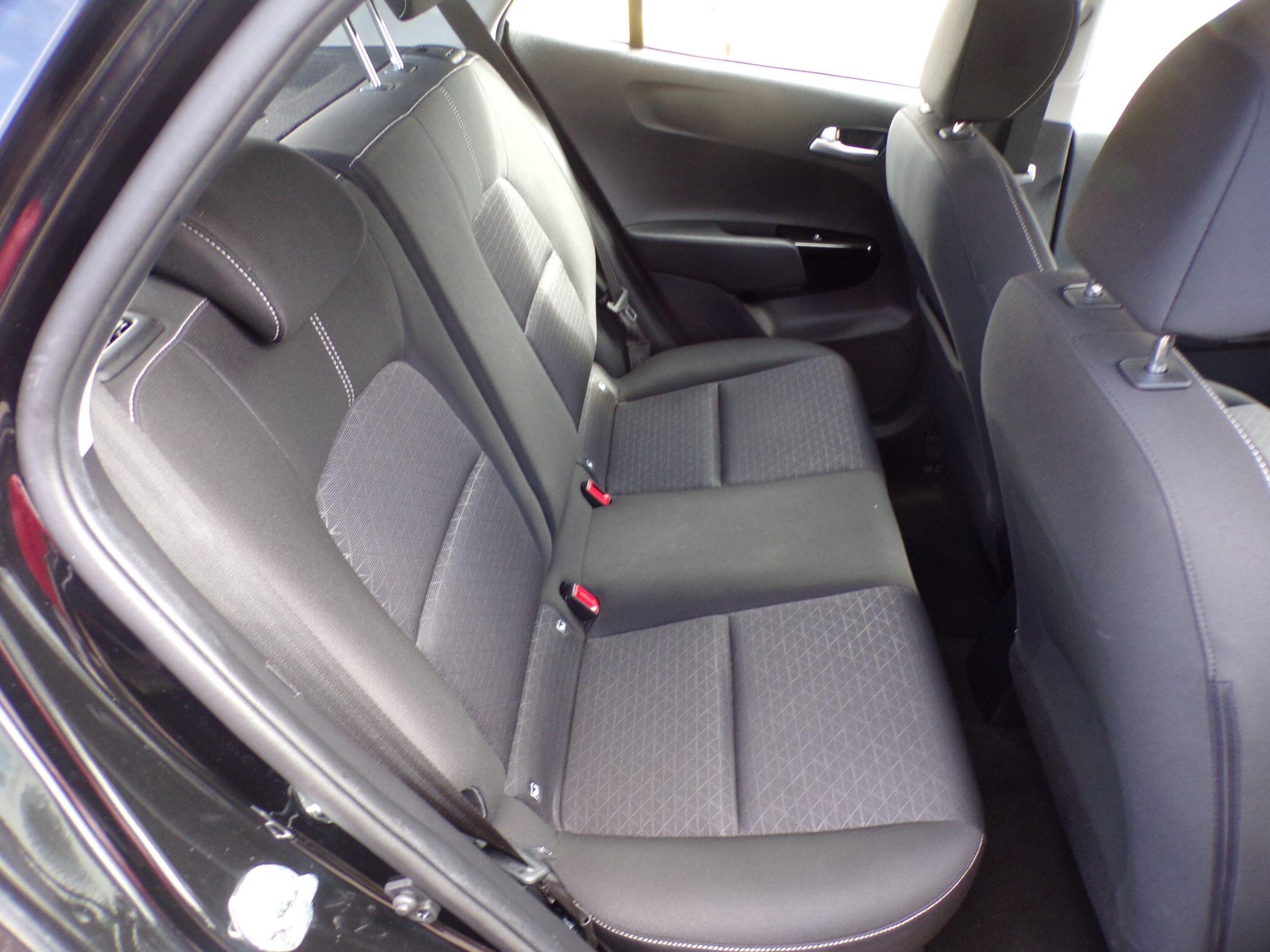 Kia Picanto view 11