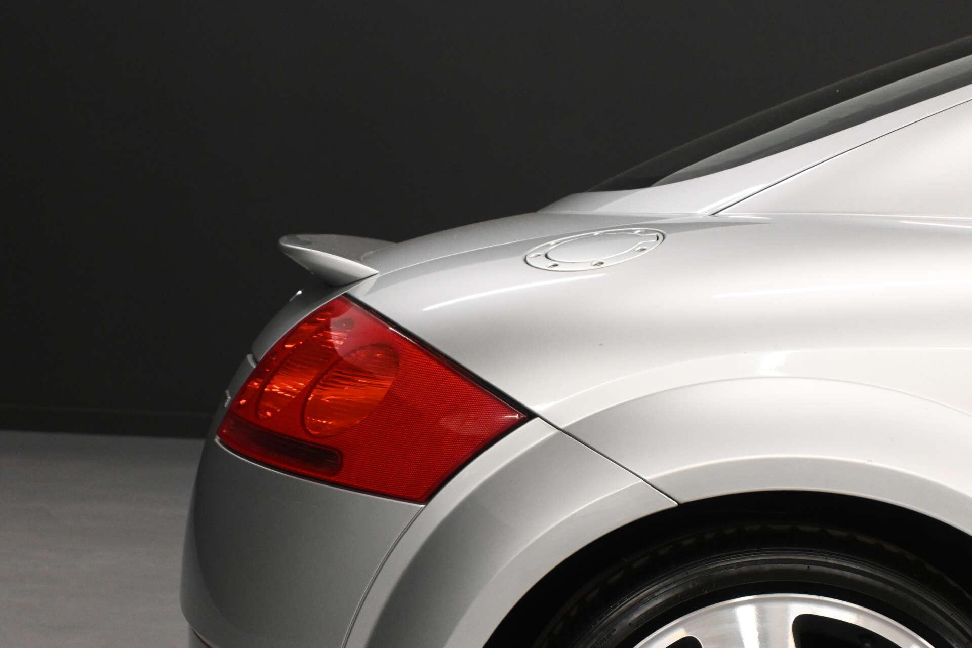 Audi TT view 48
