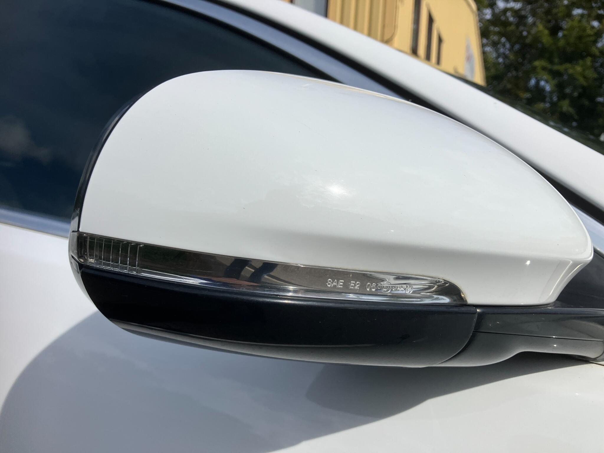 Jaguar XF view 30