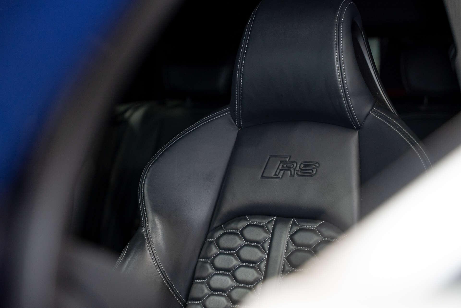 Audi RS4 Avant view 19