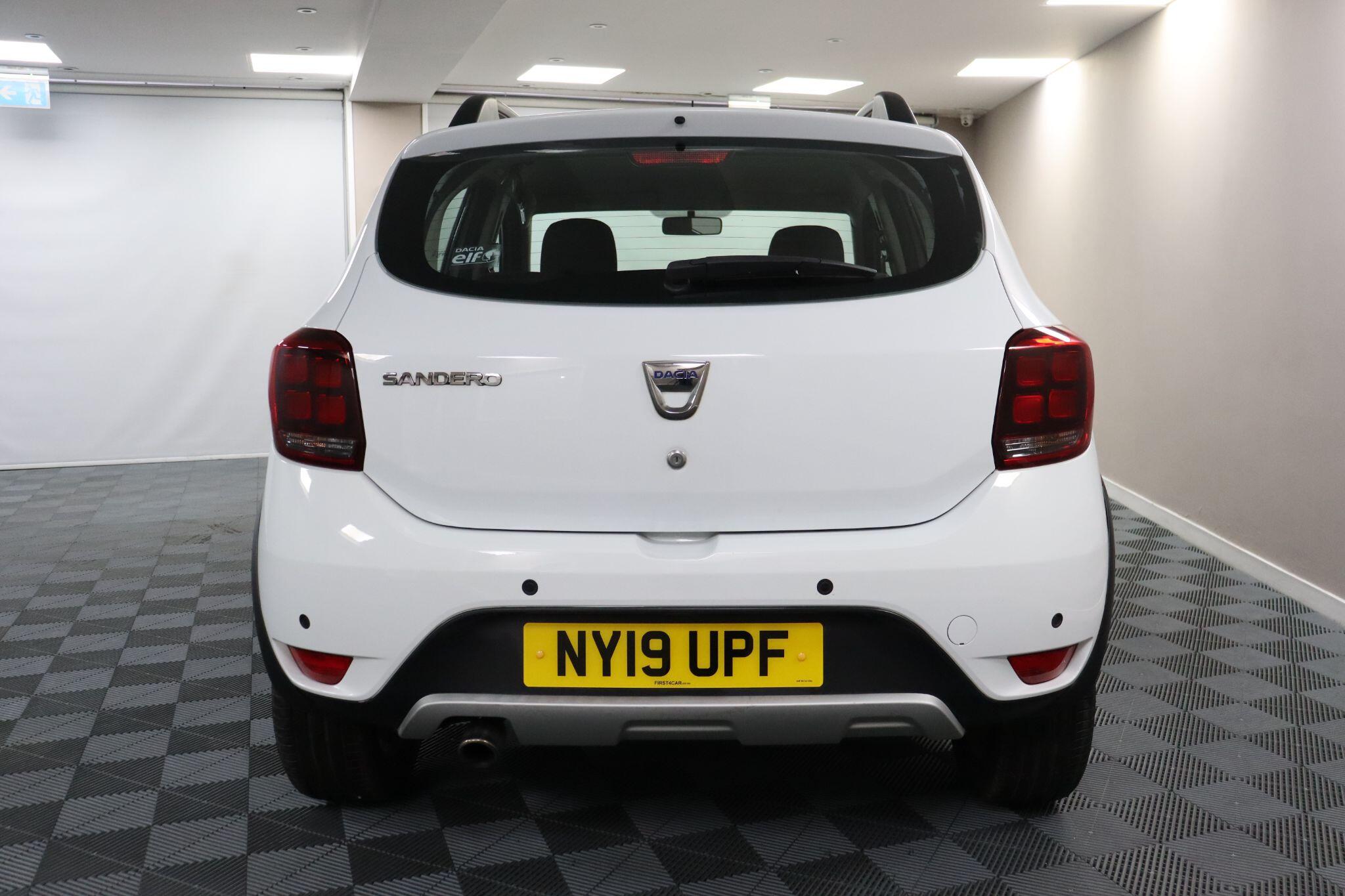 Dacia Sandero Stepway view 8