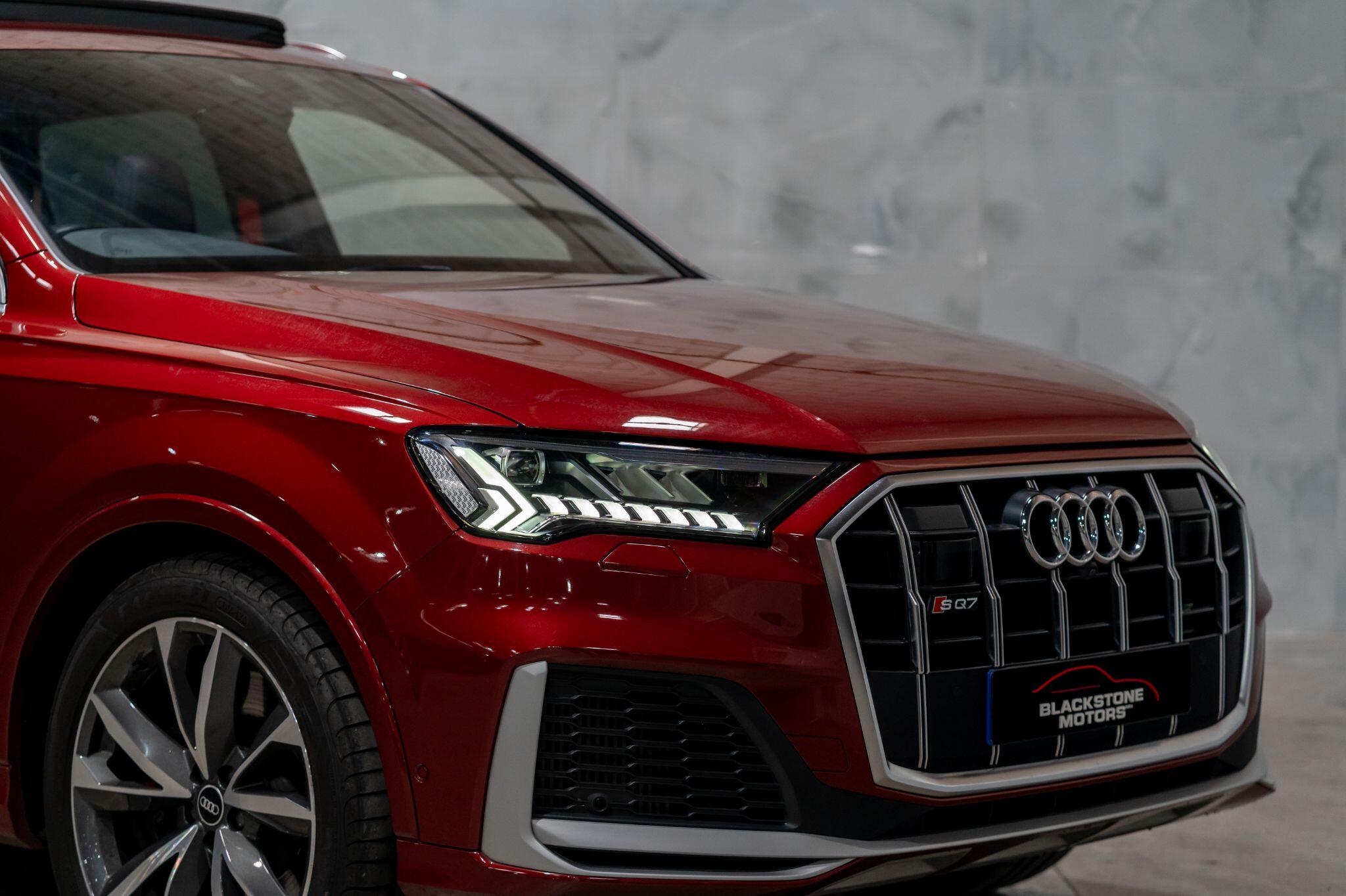 Audi SQ7 view 38
