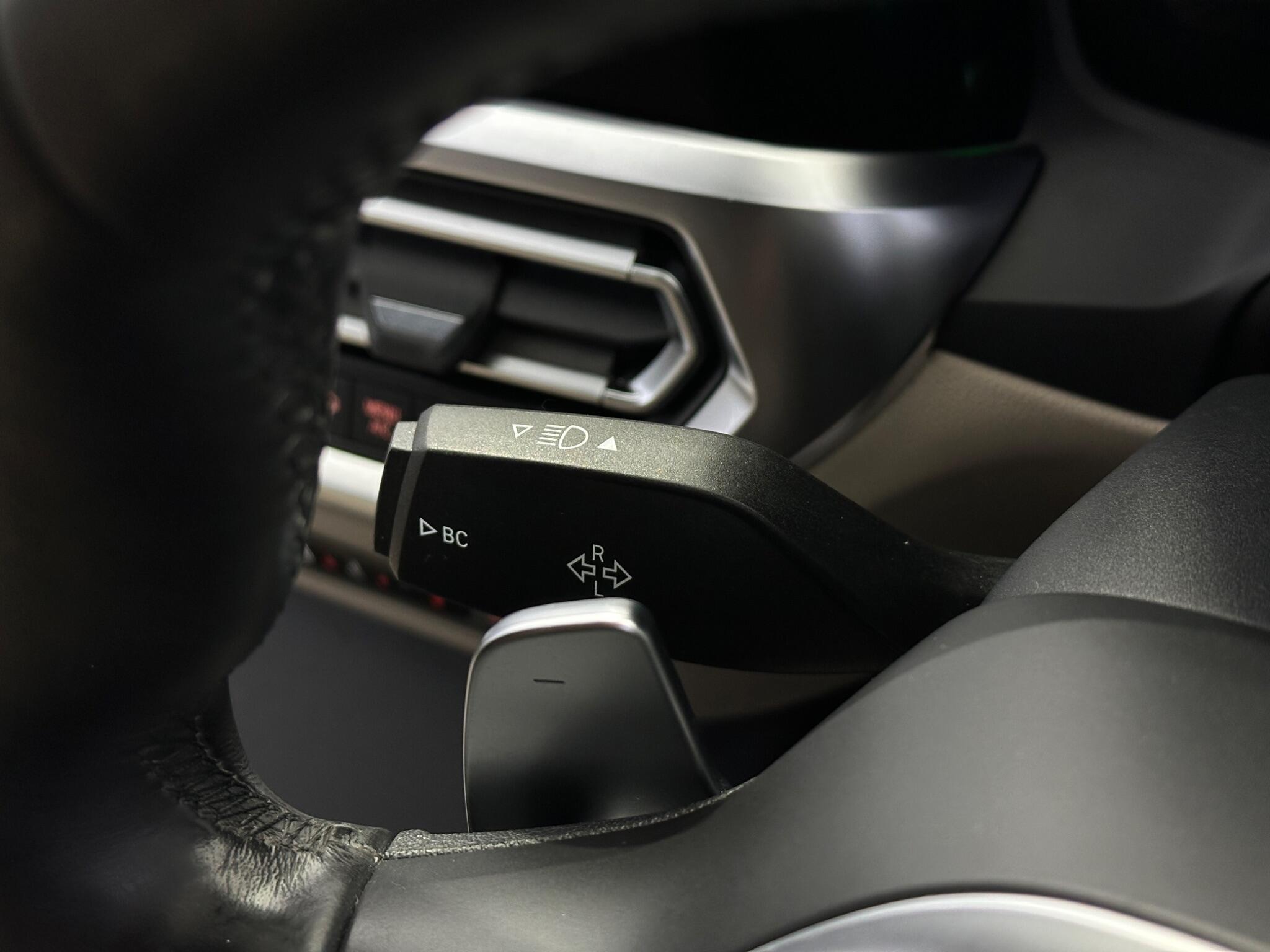 BMW 3 Series view 14