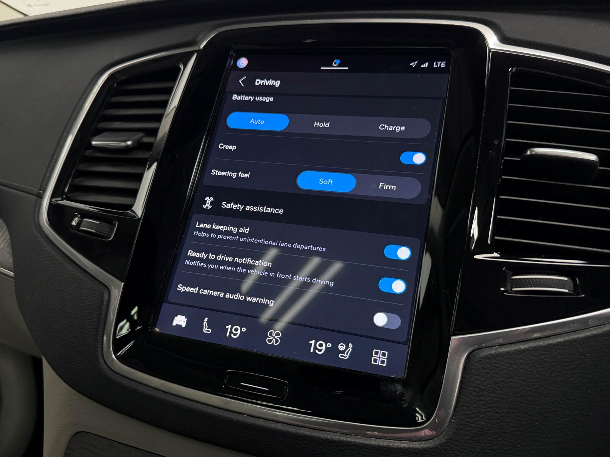 Volvo XC90 view 56
