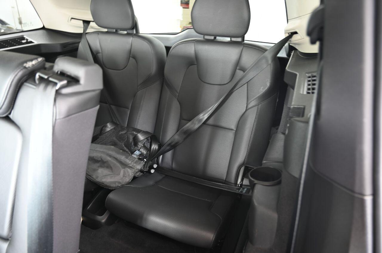 Volvo XC90 view 20
