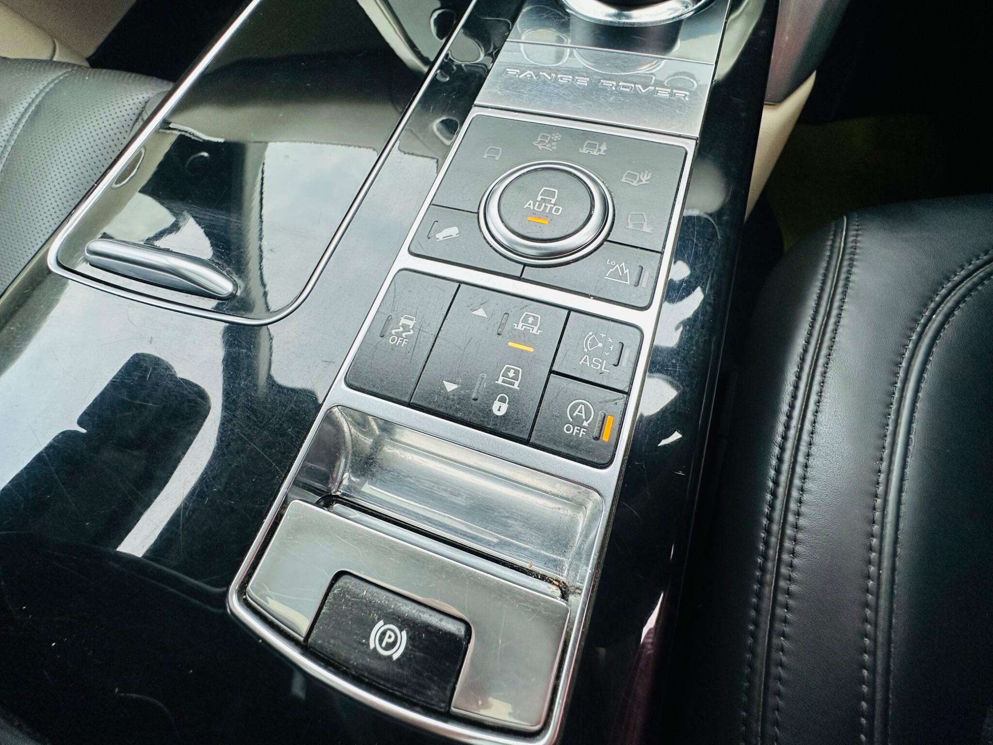 Land Rover Range Rover view 50