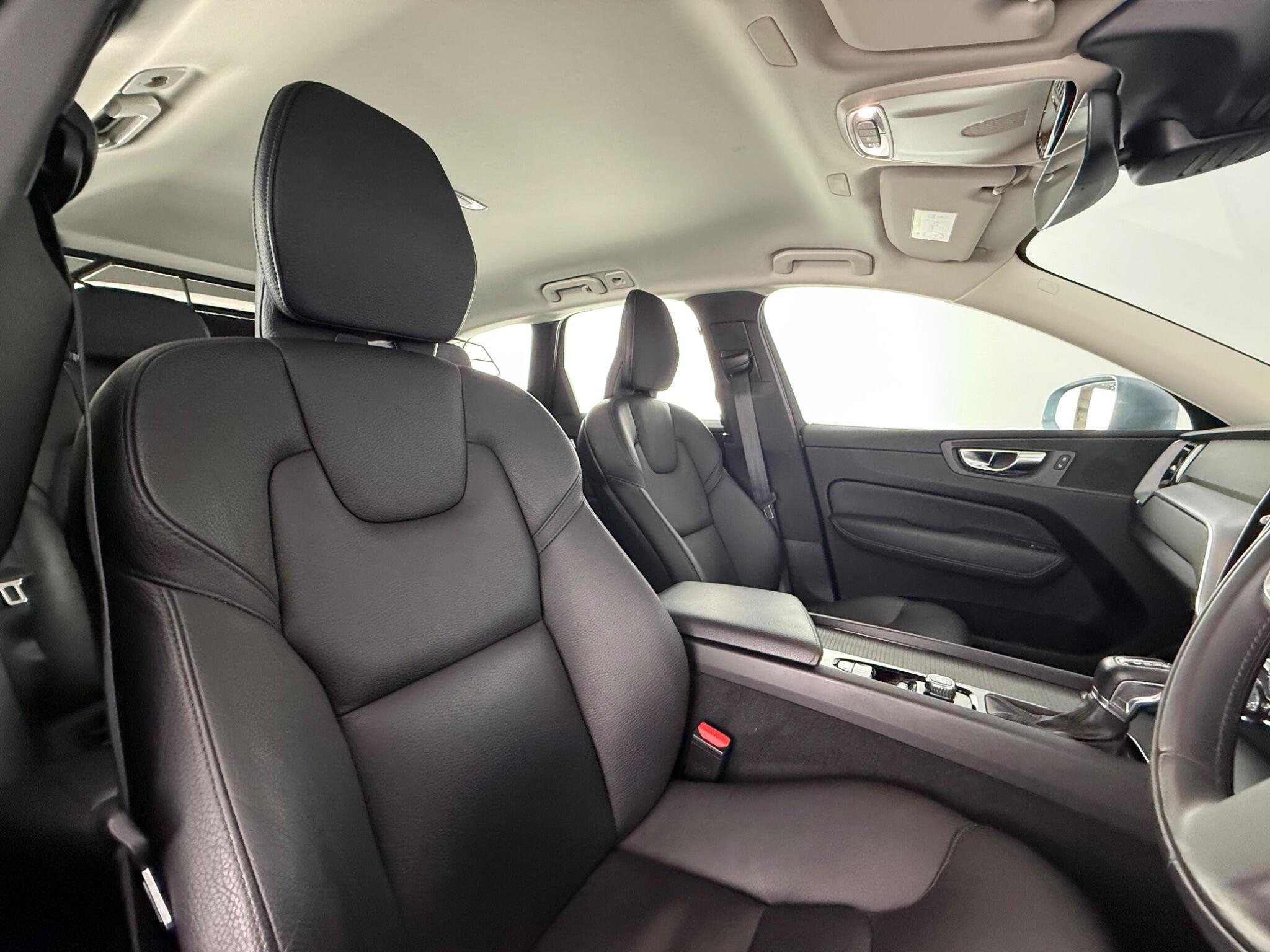 Volvo XC60 view 25