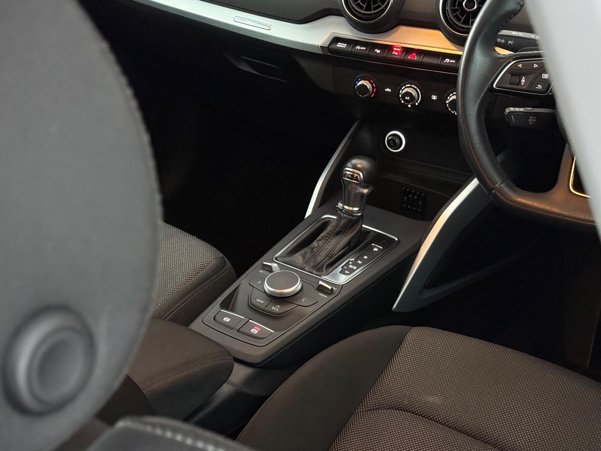Audi Q2 view 24