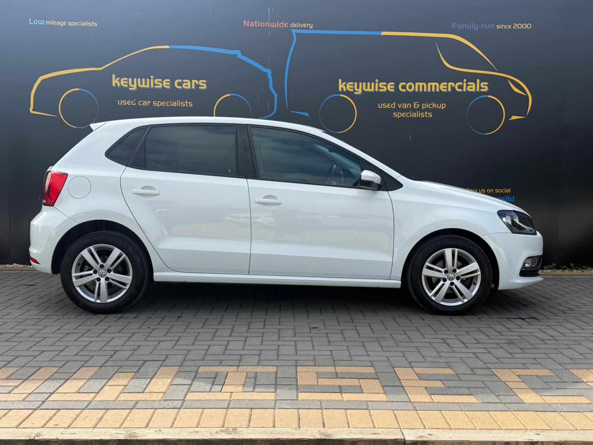 Volkswagen Polo view 7