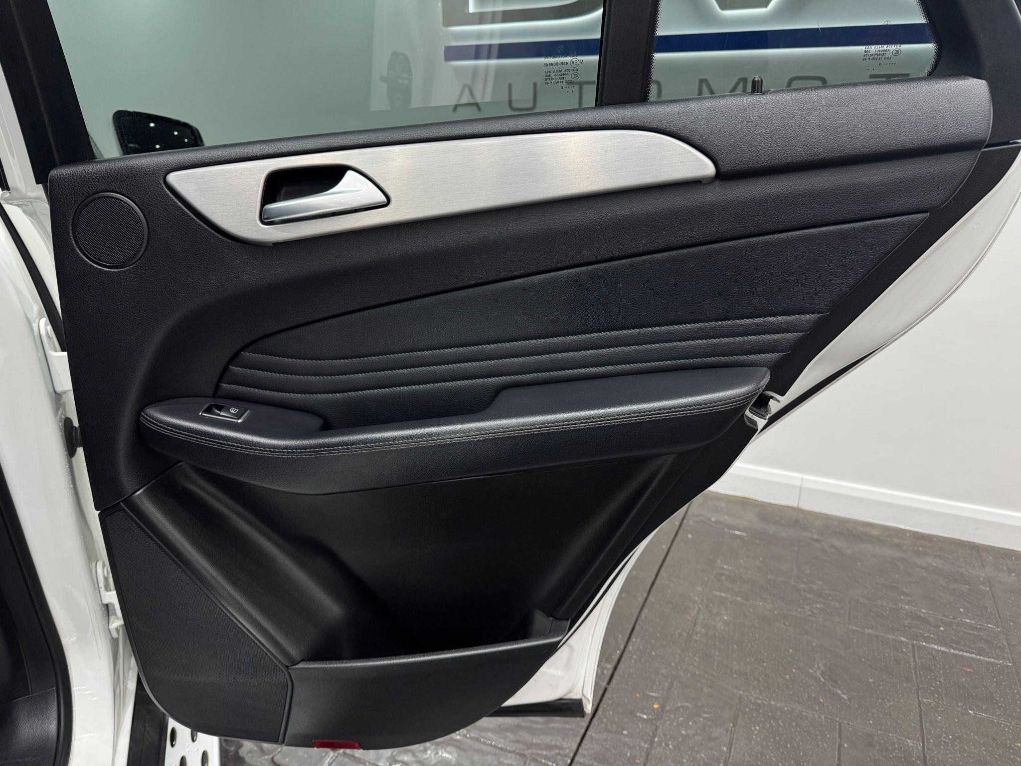 Mercedes-Benz Gle view 44
