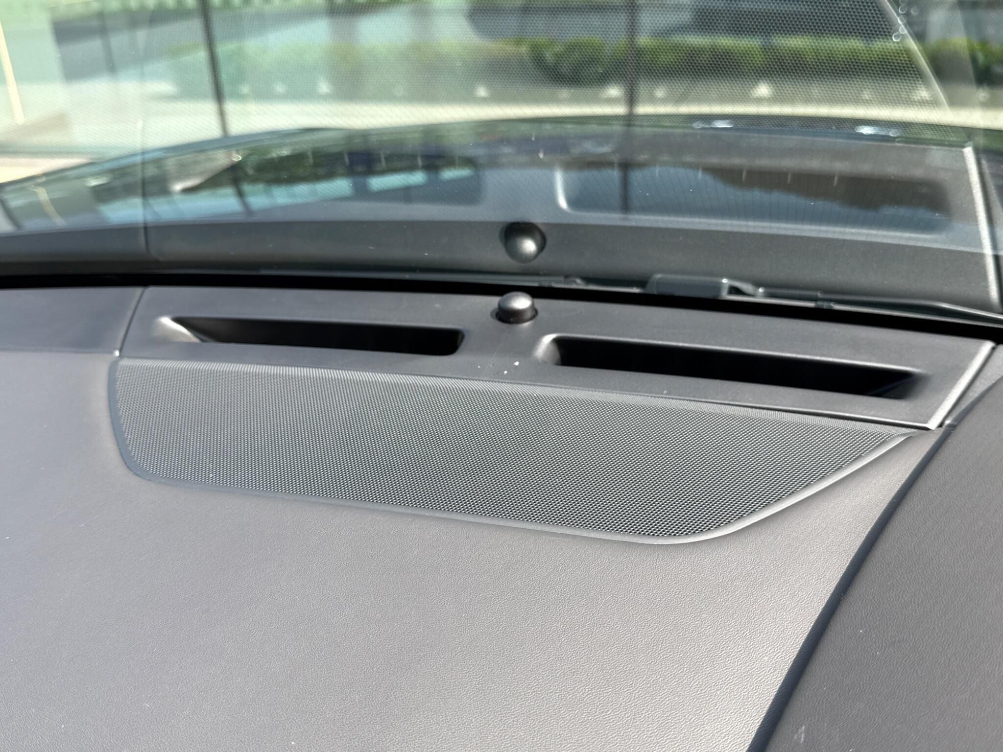 Land Rover Range Rover Velar view 24