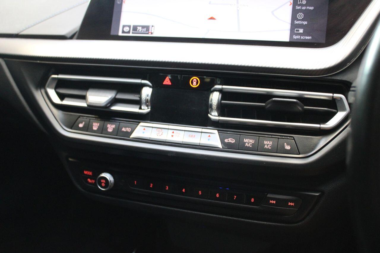 BMW 2 Series view 31